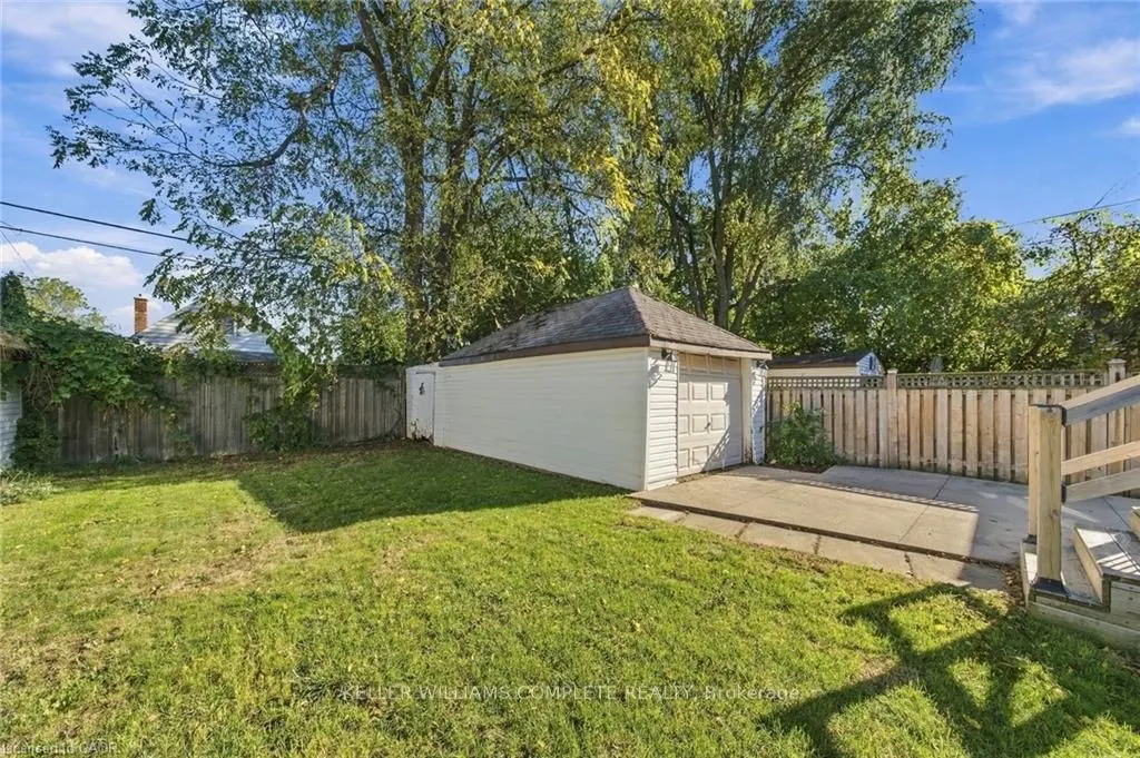 143 HUXLEY Avenue S
