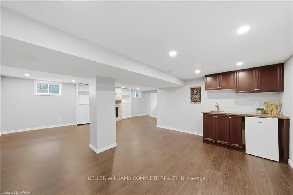143 HUXLEY Avenue S