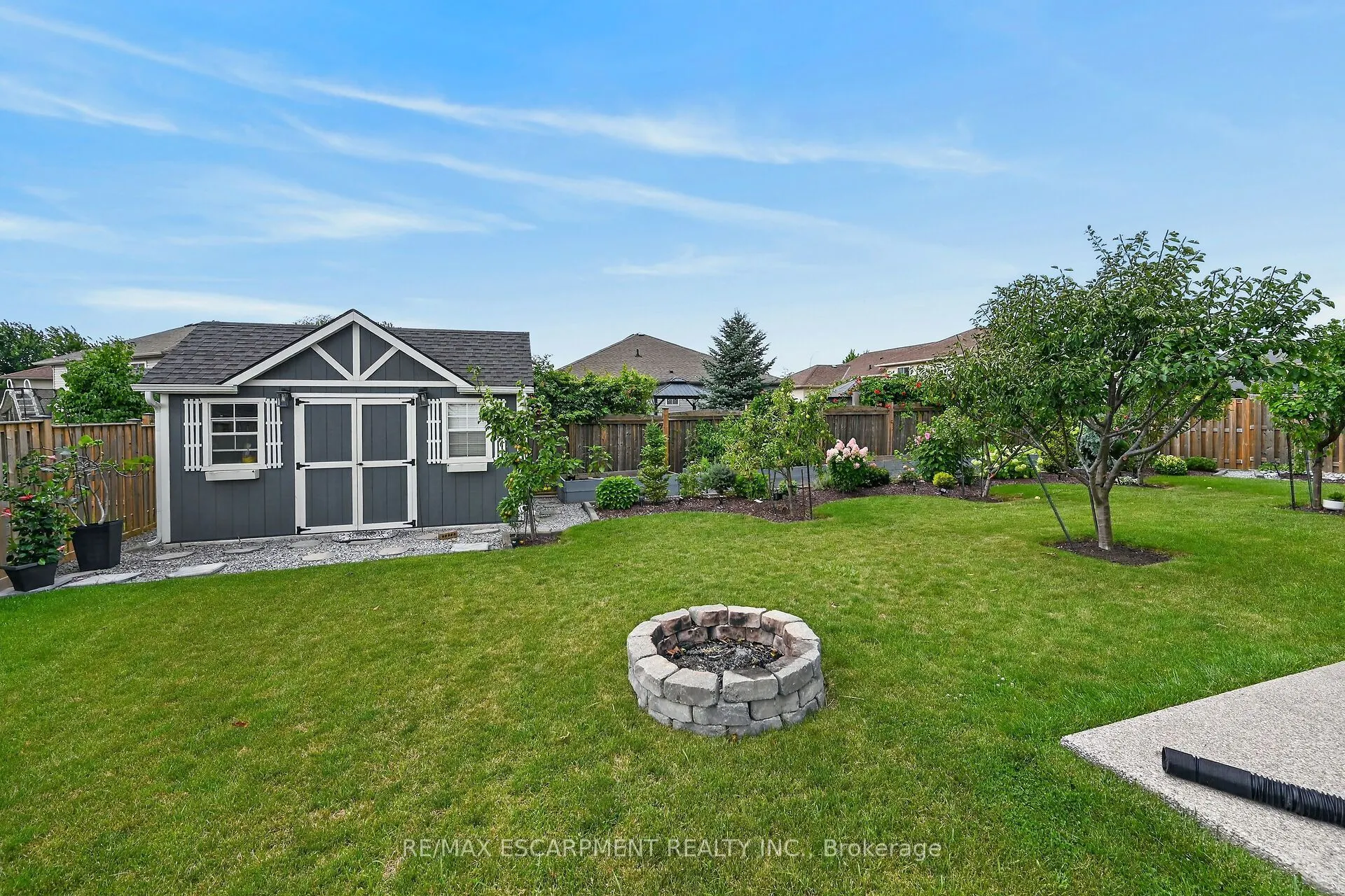 18 LINDA Crescent