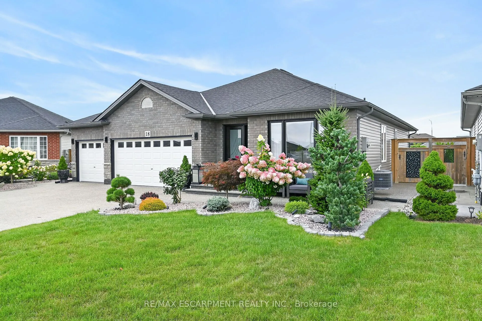 18 LINDA Crescent