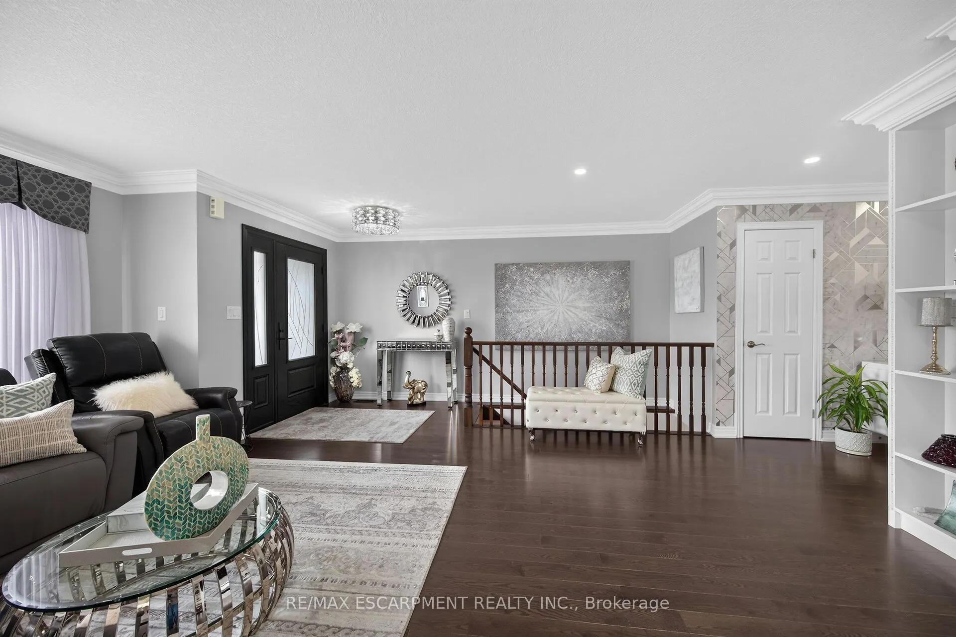 18 LINDA Crescent