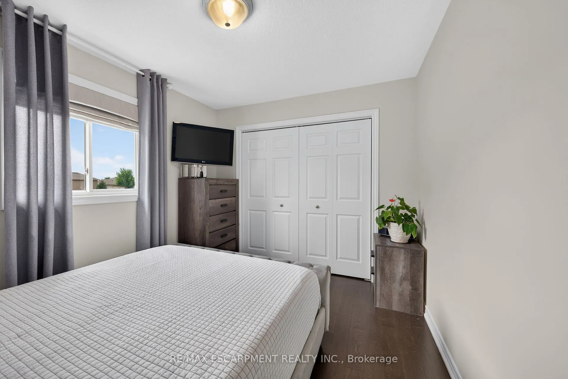 18 LINDA Crescent