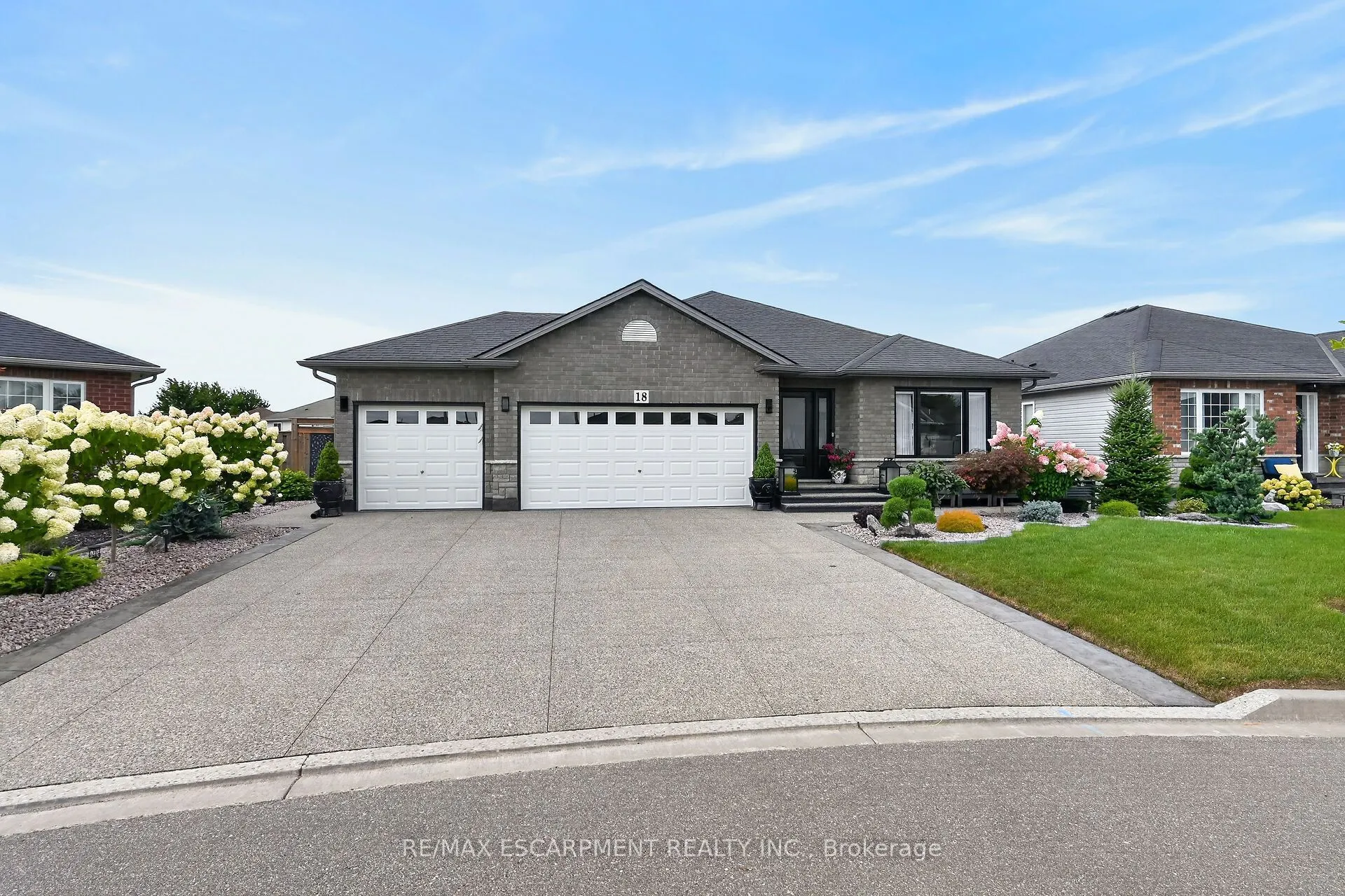 18 LINDA Crescent