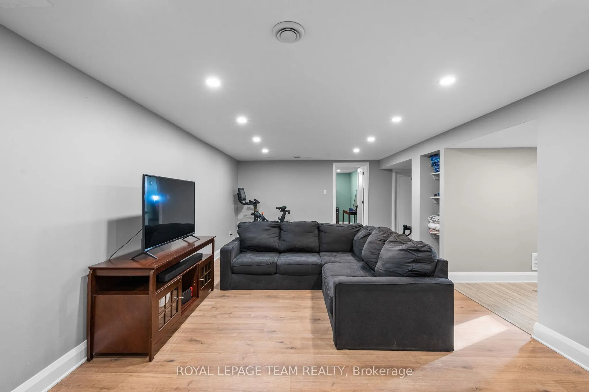 906 Russell Road