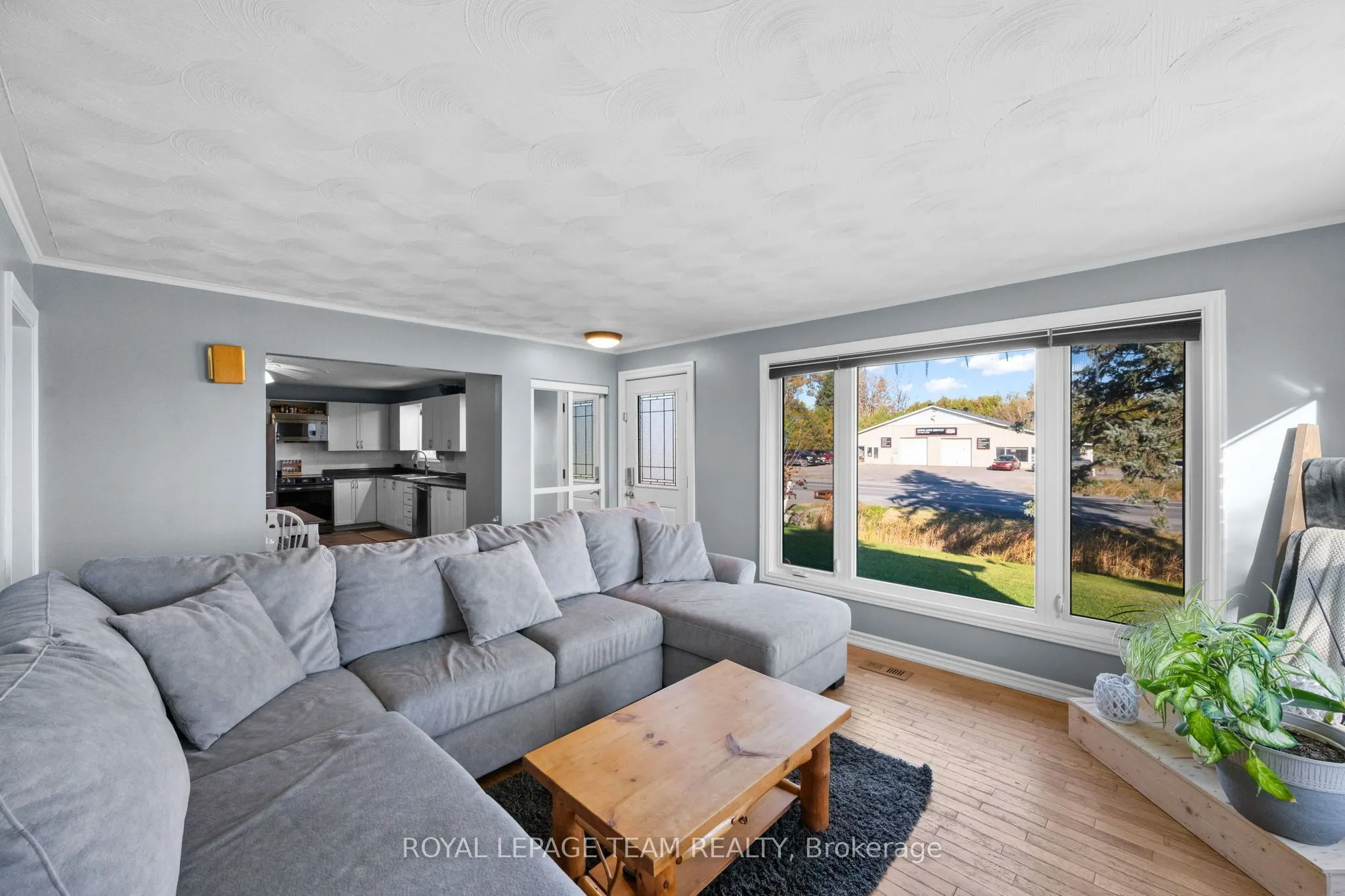 906 Russell Road