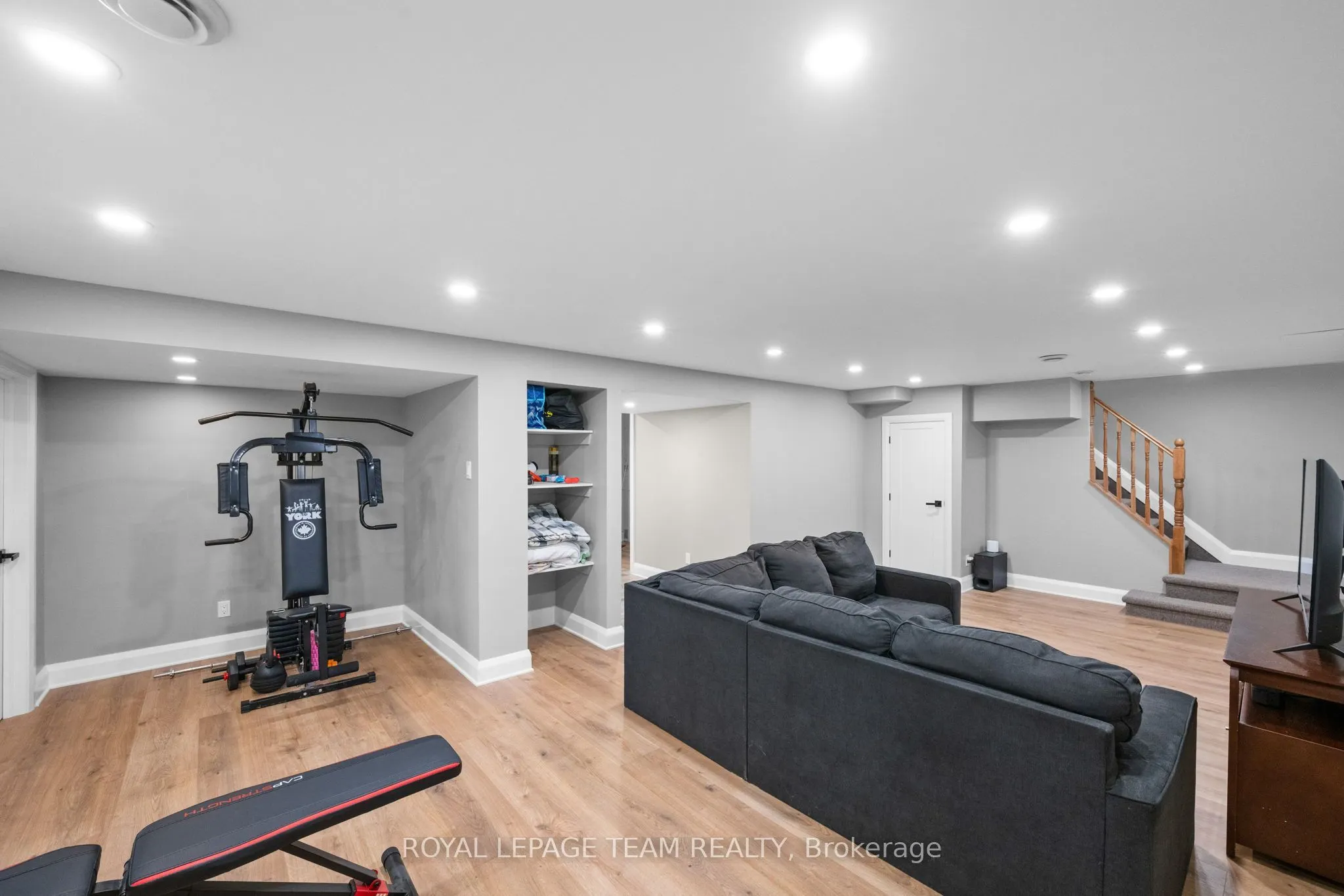 906 Russell Road