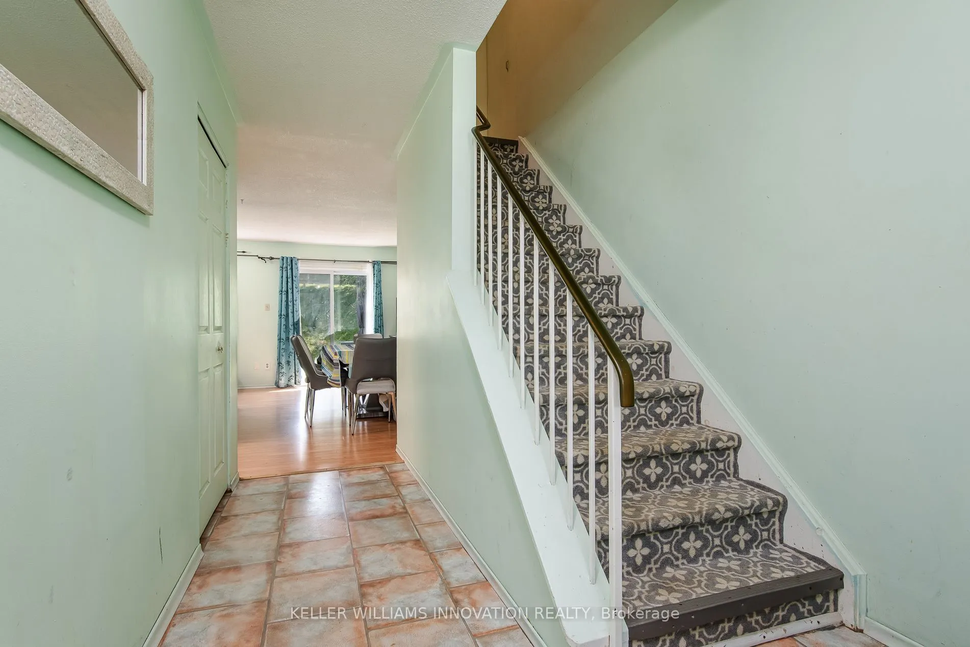 304 Bluevale Street N #C