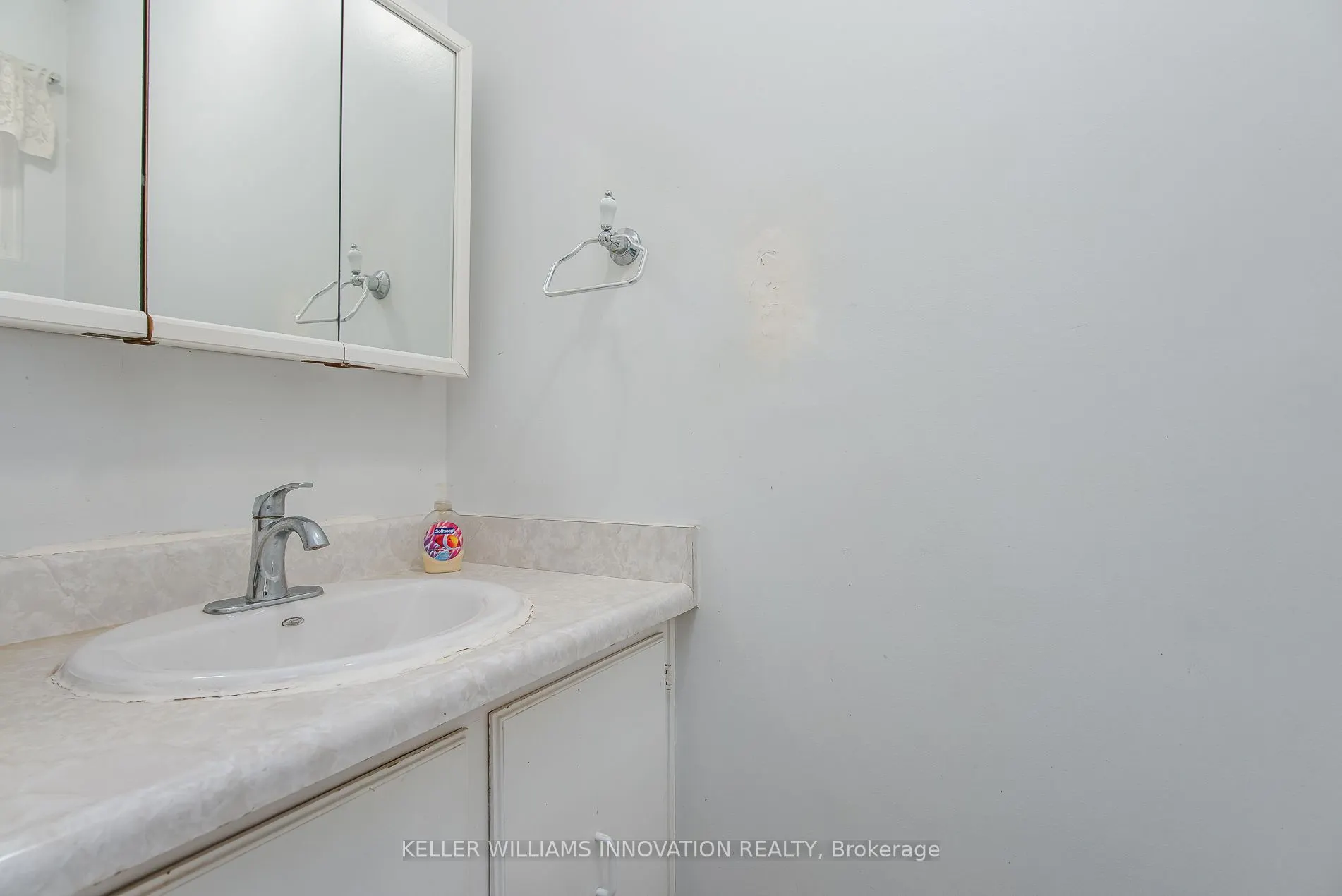 304 Bluevale Street N #C