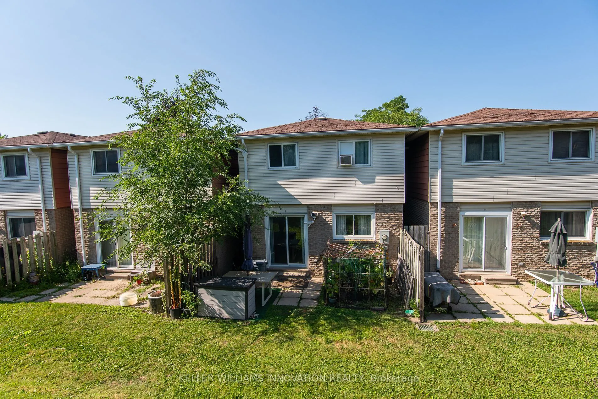 304 Bluevale Street N #C