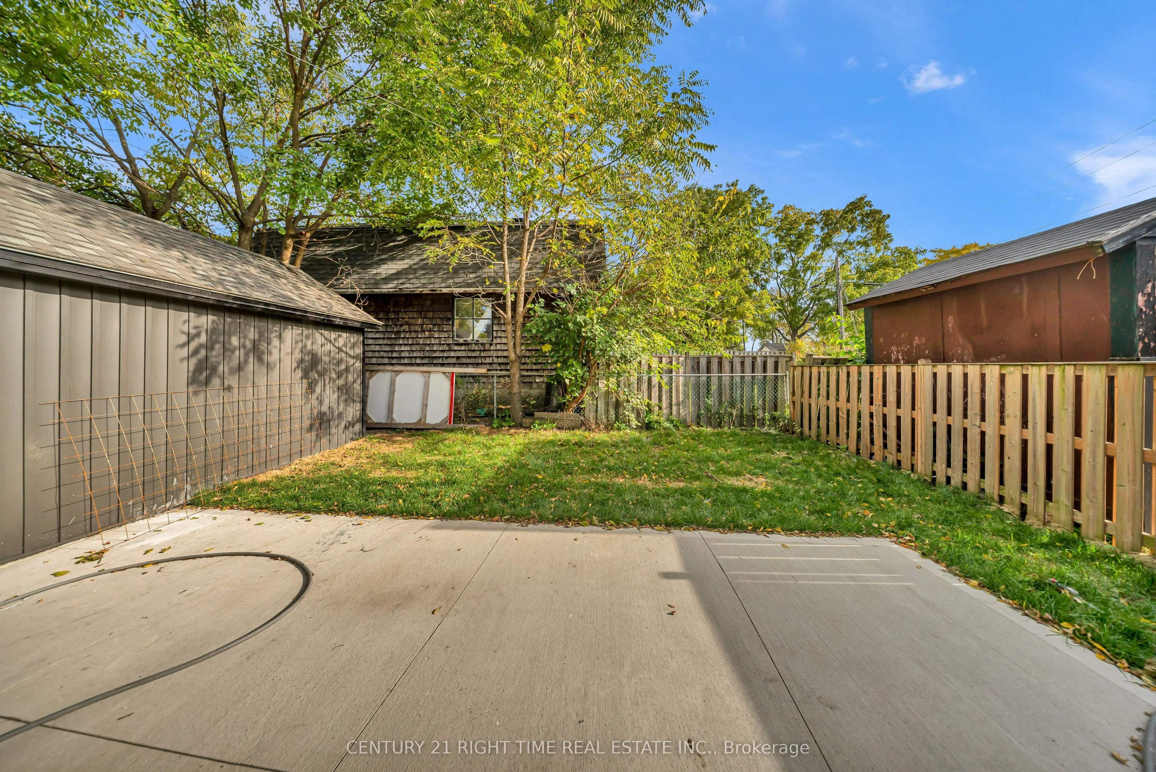 188 Courtland Avenue E