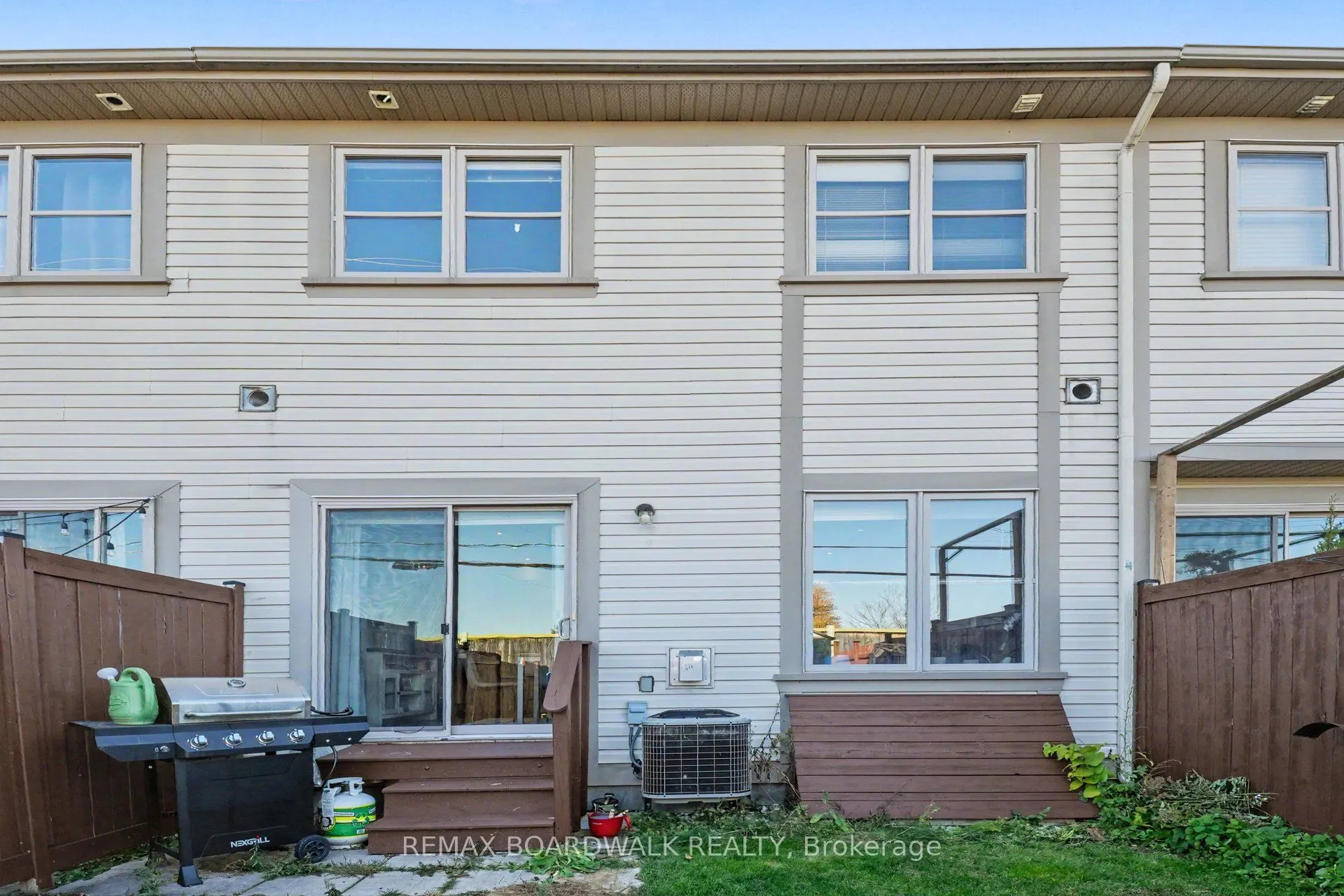 1109 Fieldfair Way