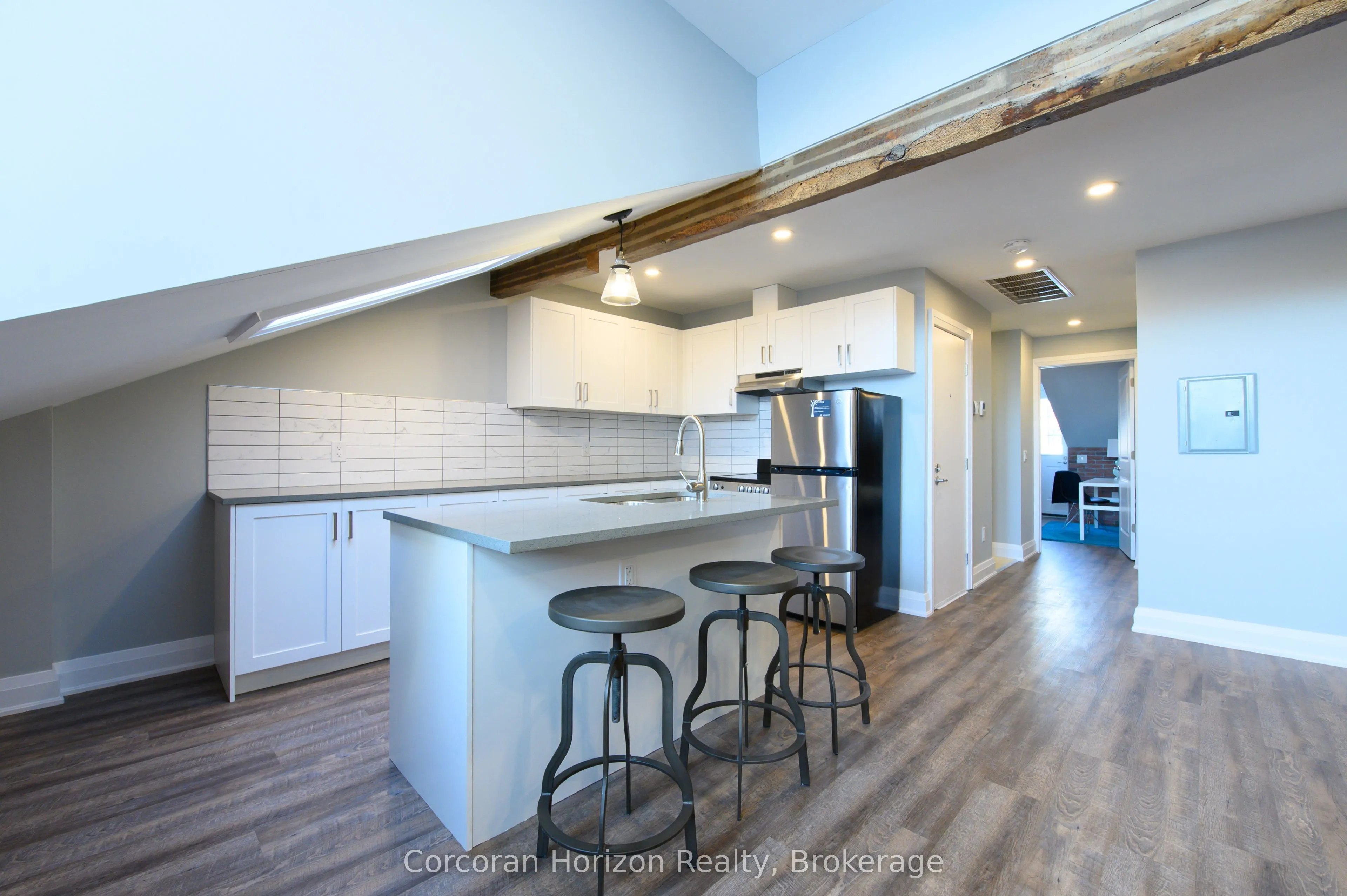 148 James Street S