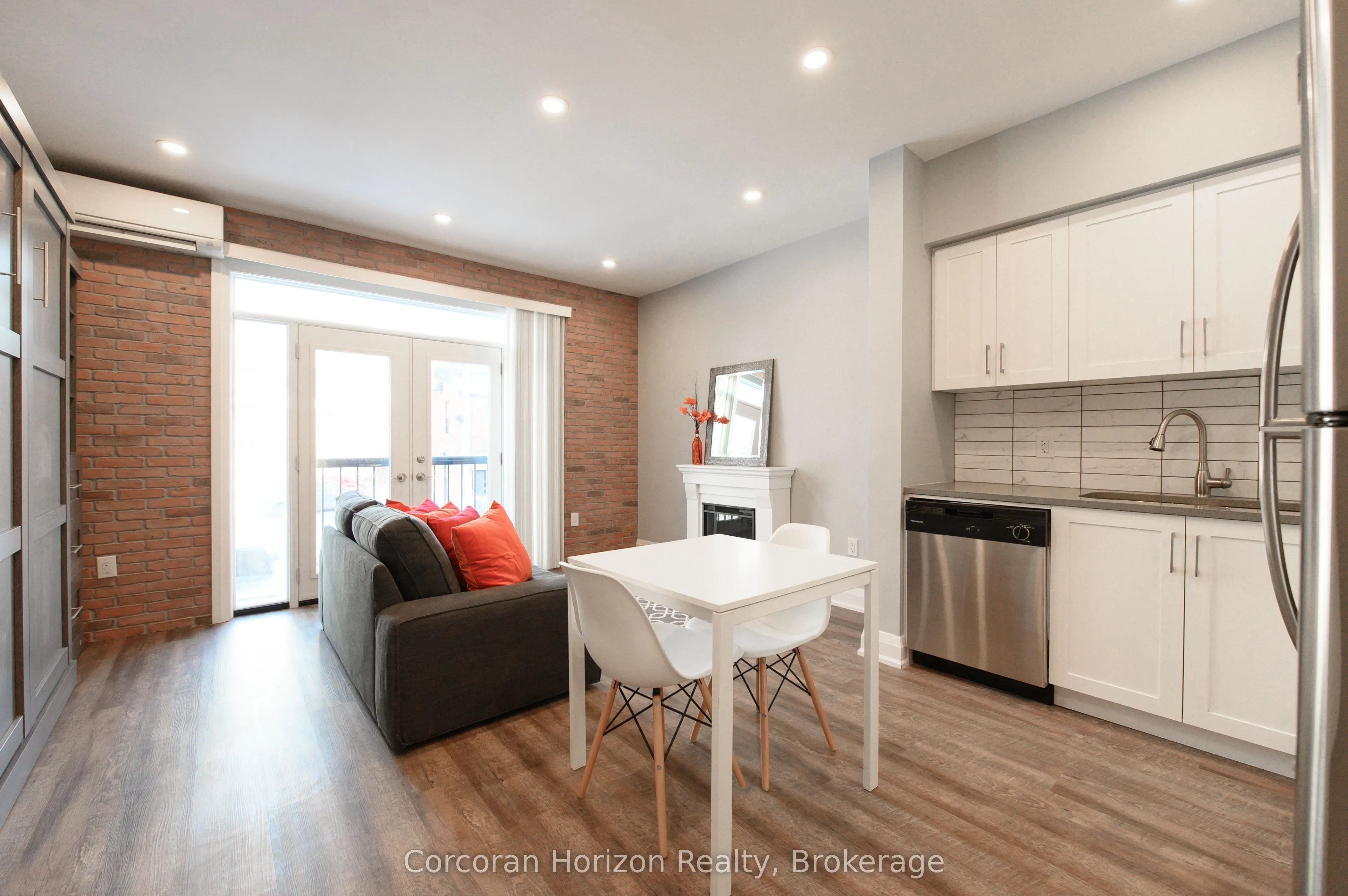 148 James Street S