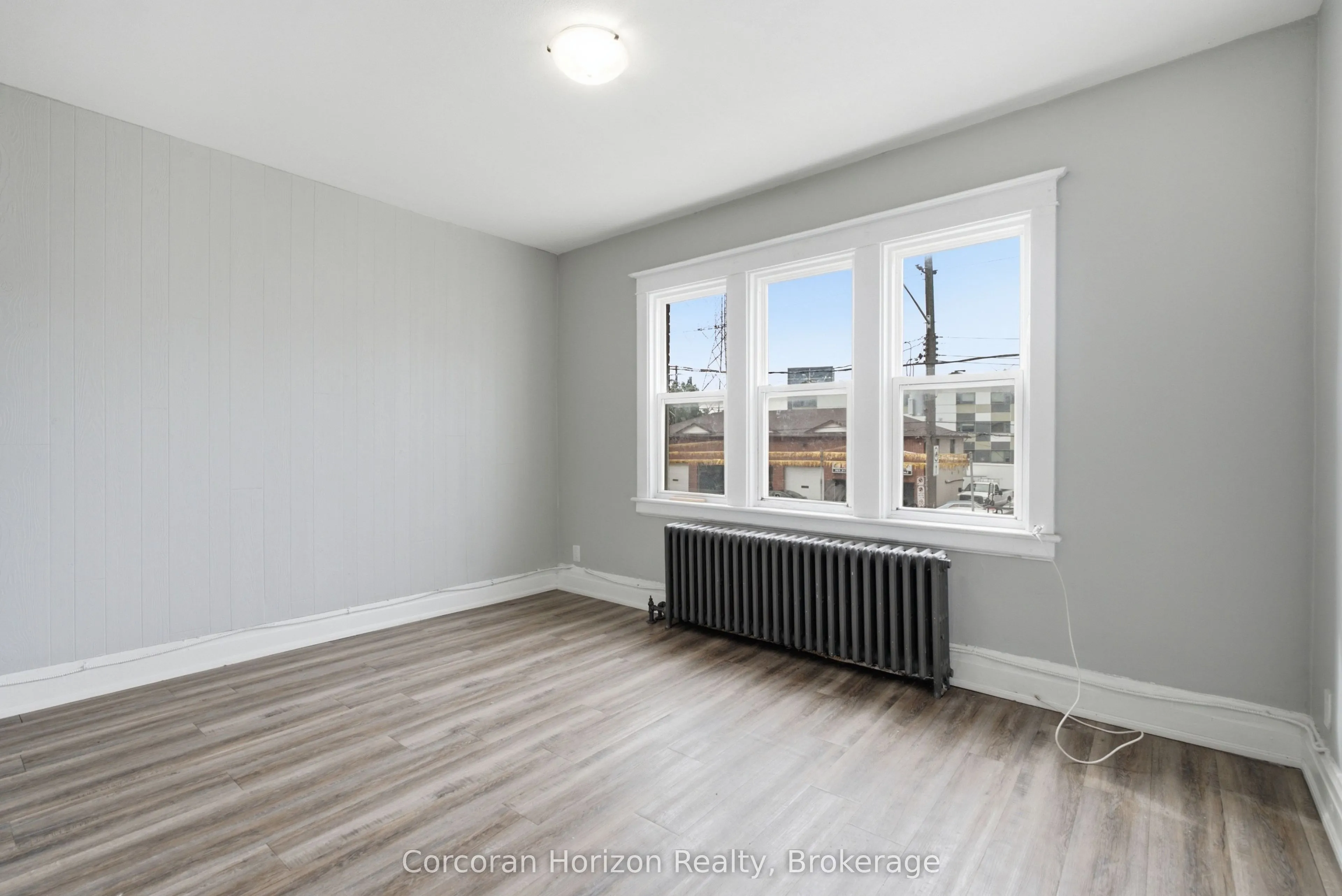 1539-1547 Barton Street E