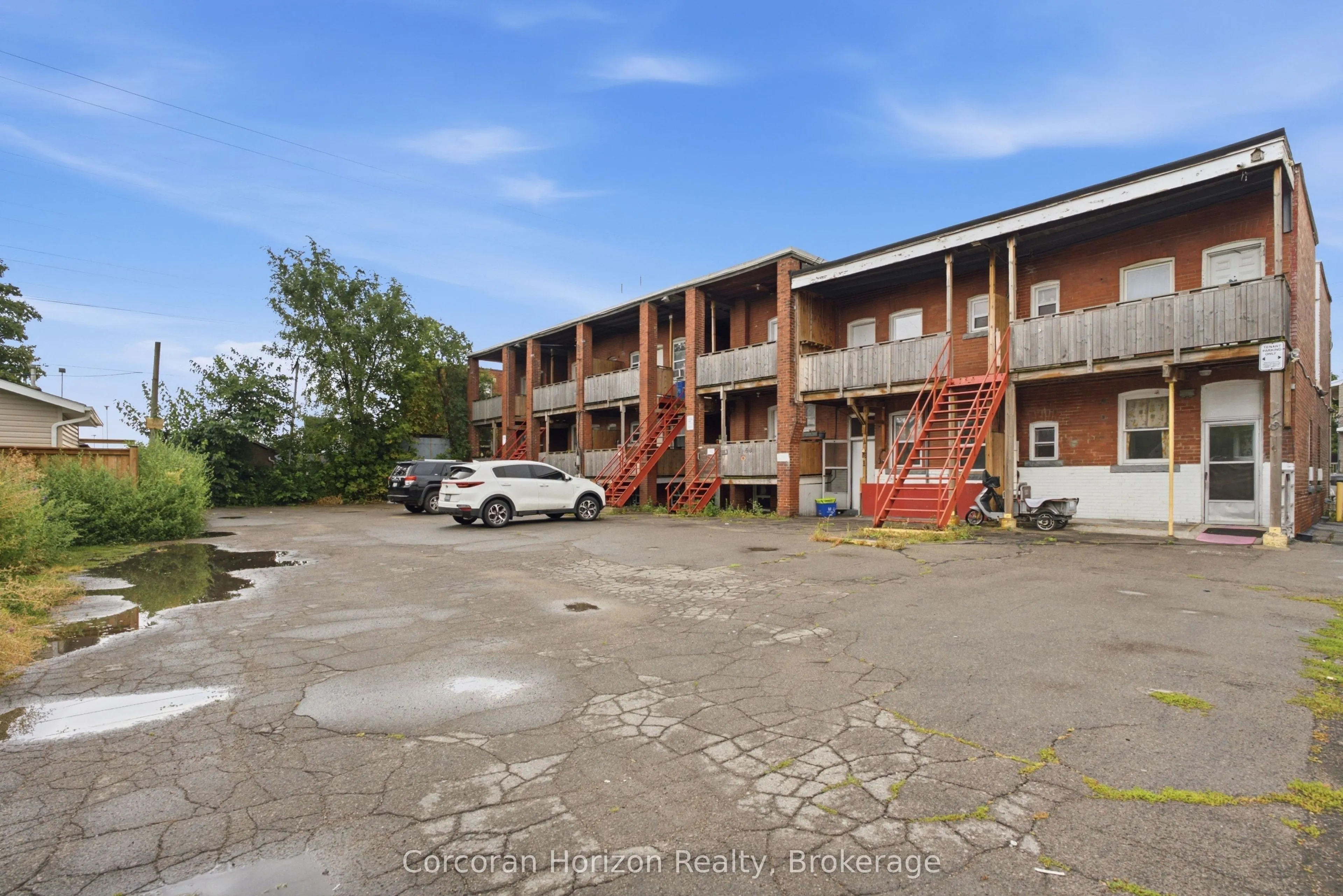 1539-1547 Barton Street E