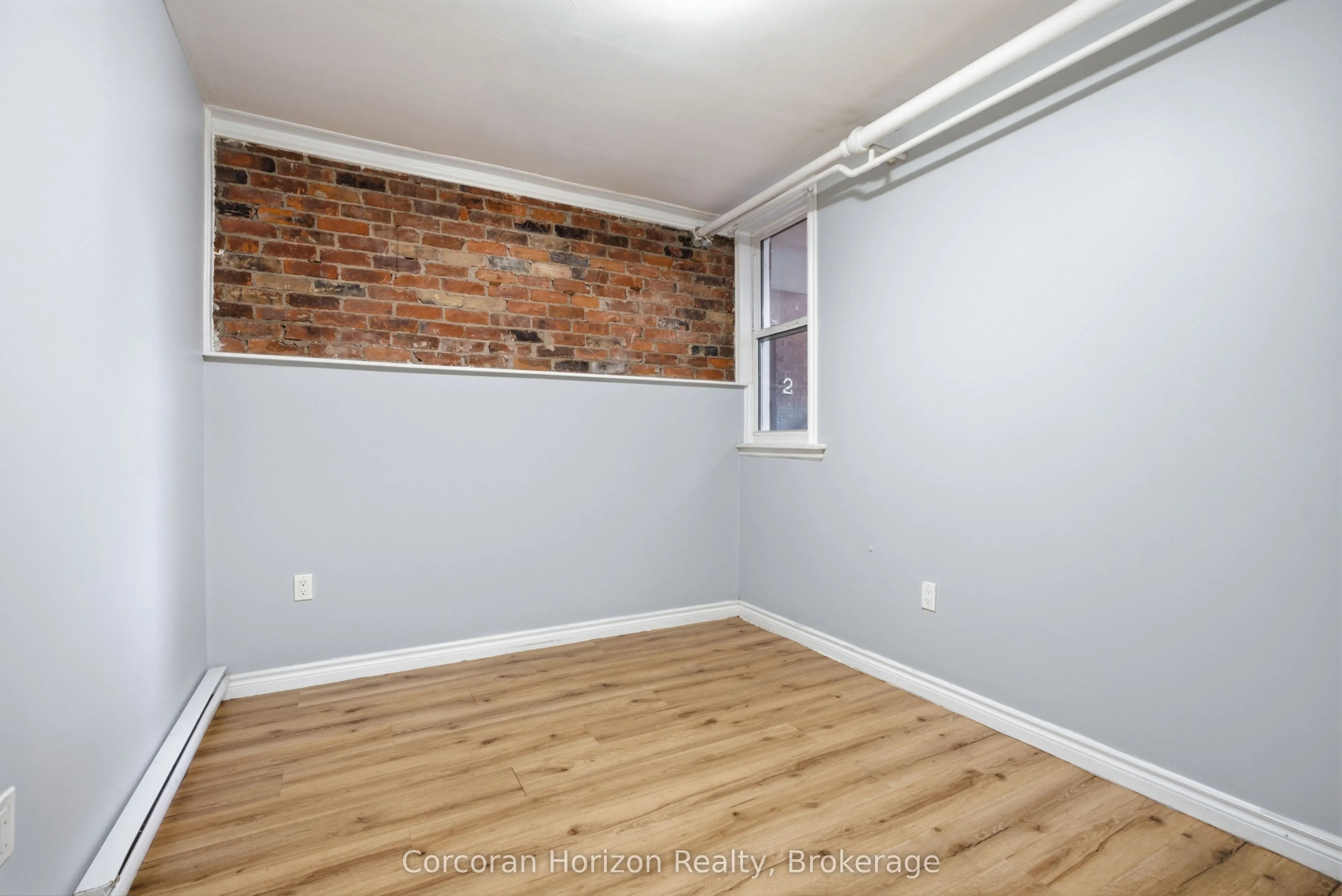 1539-1547 Barton Street E