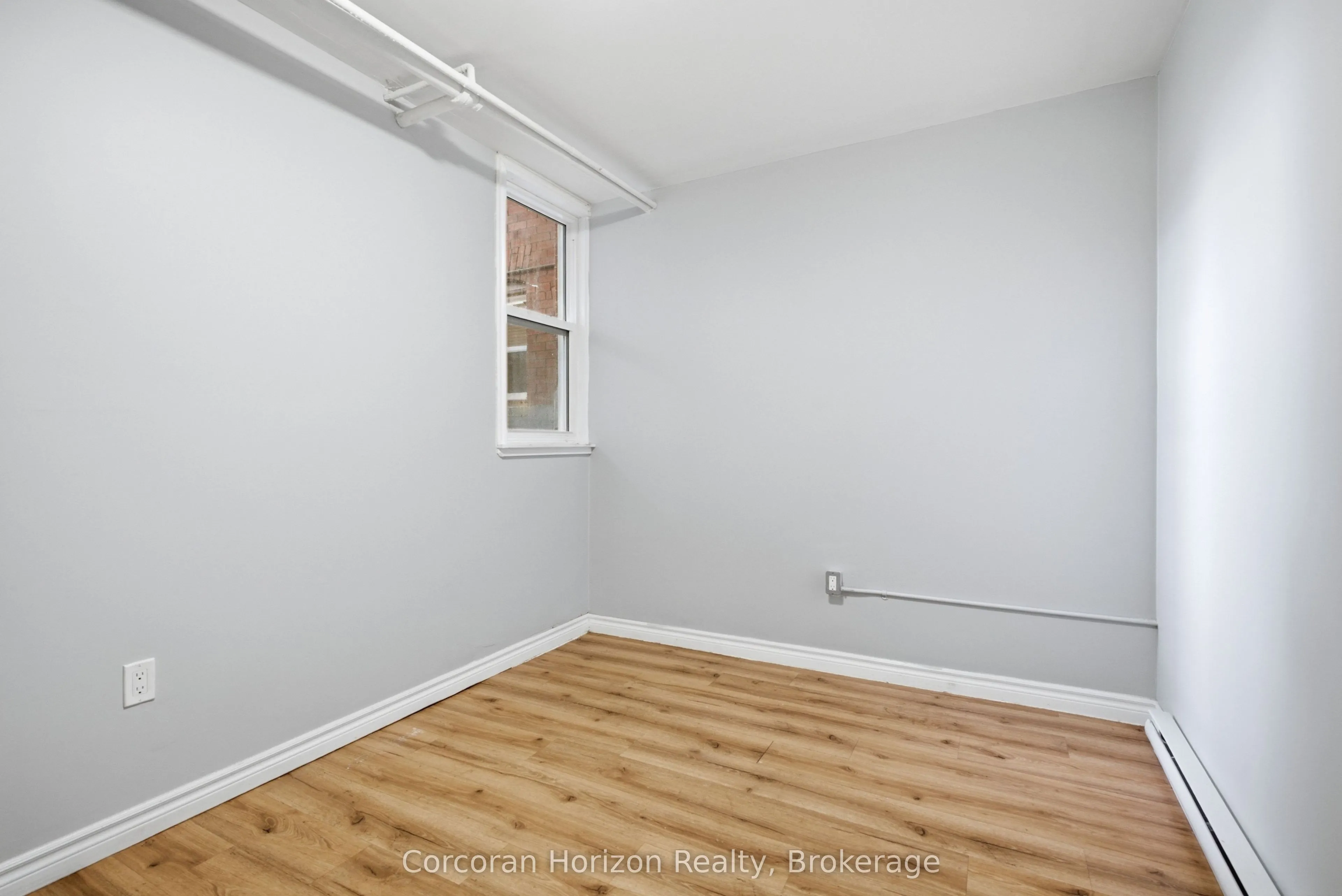 1539-1547 Barton Street E