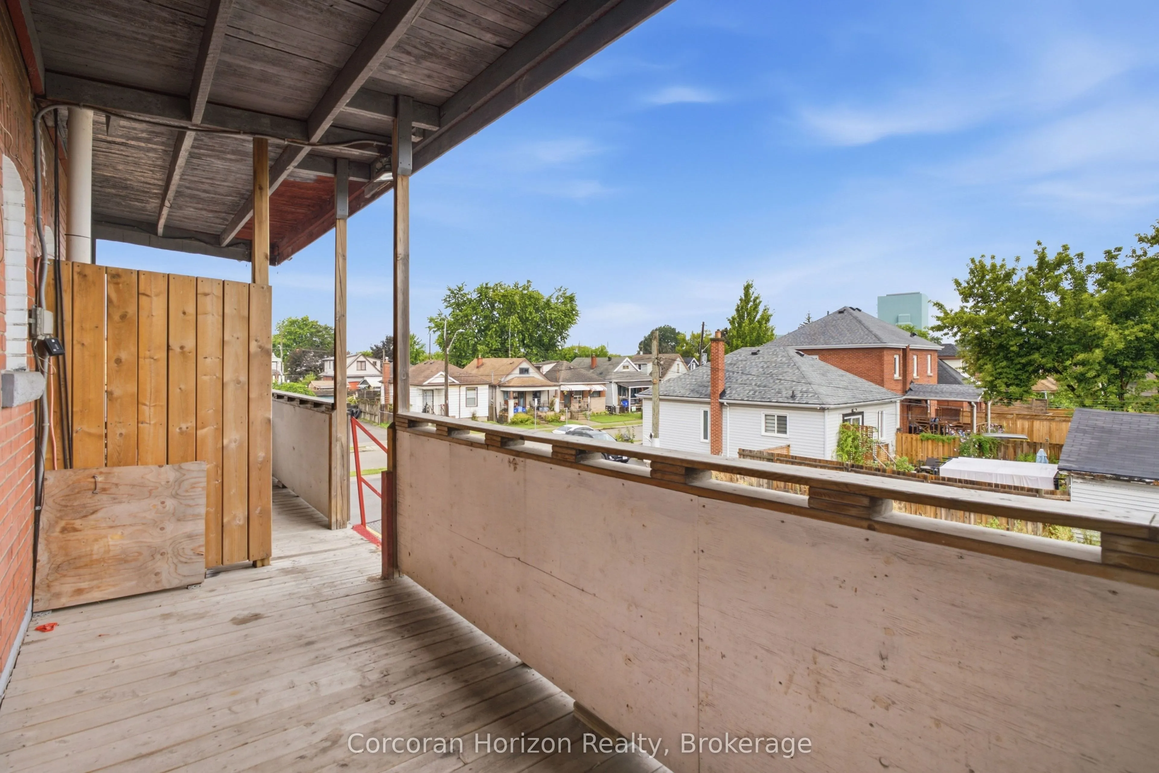 1539-1547 Barton Street E