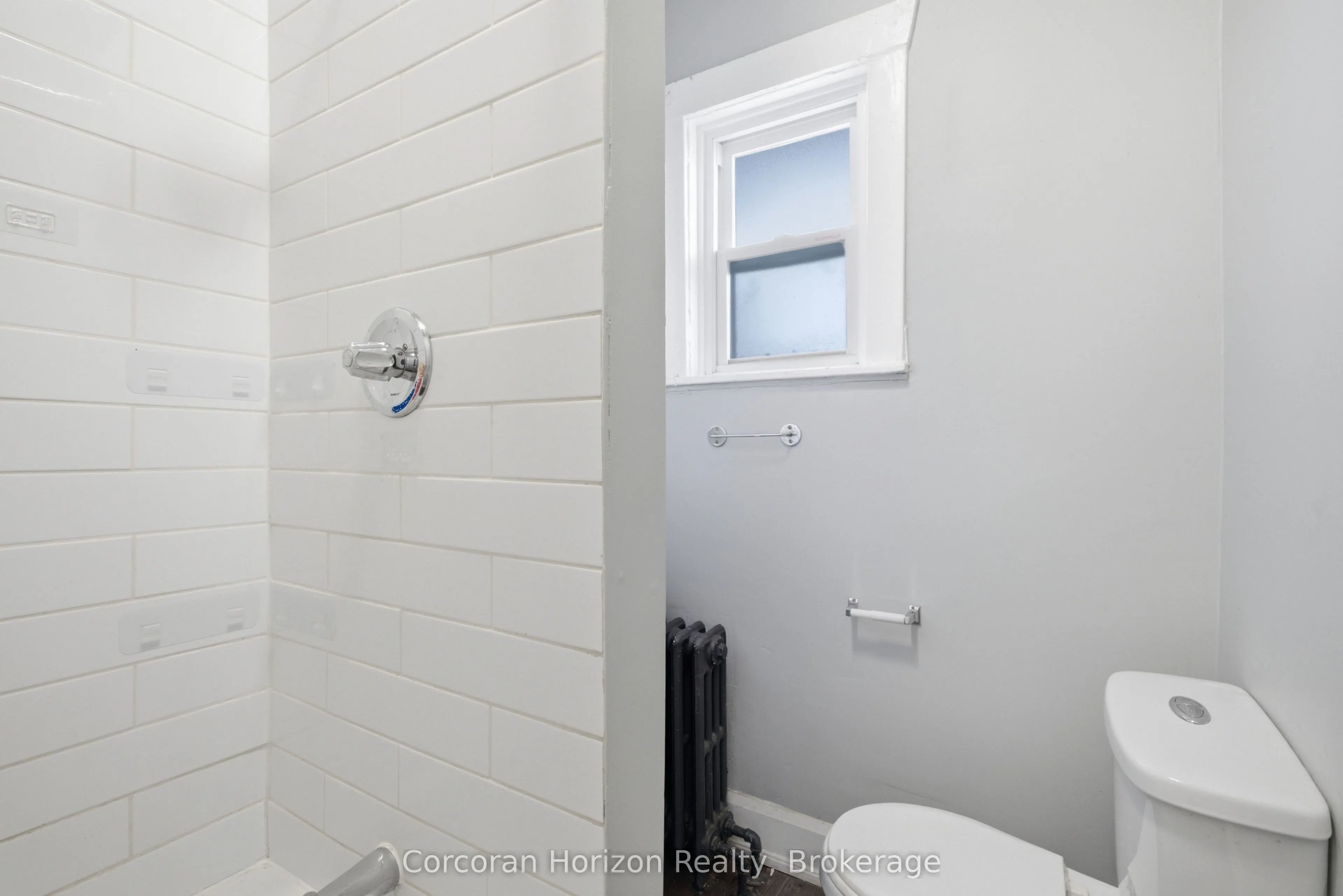 1539-1547 Barton Street E