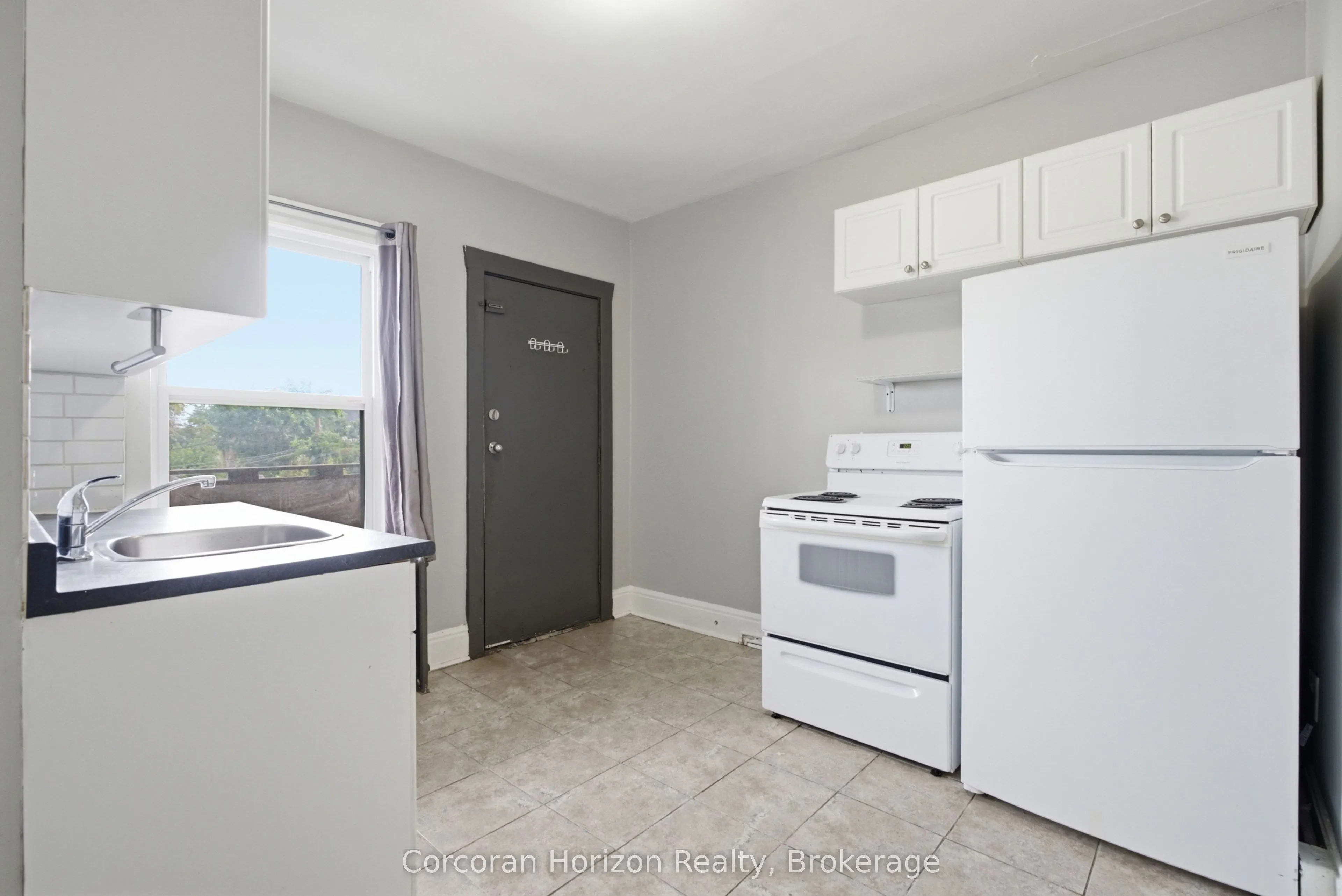 1539-1547 Barton Street E