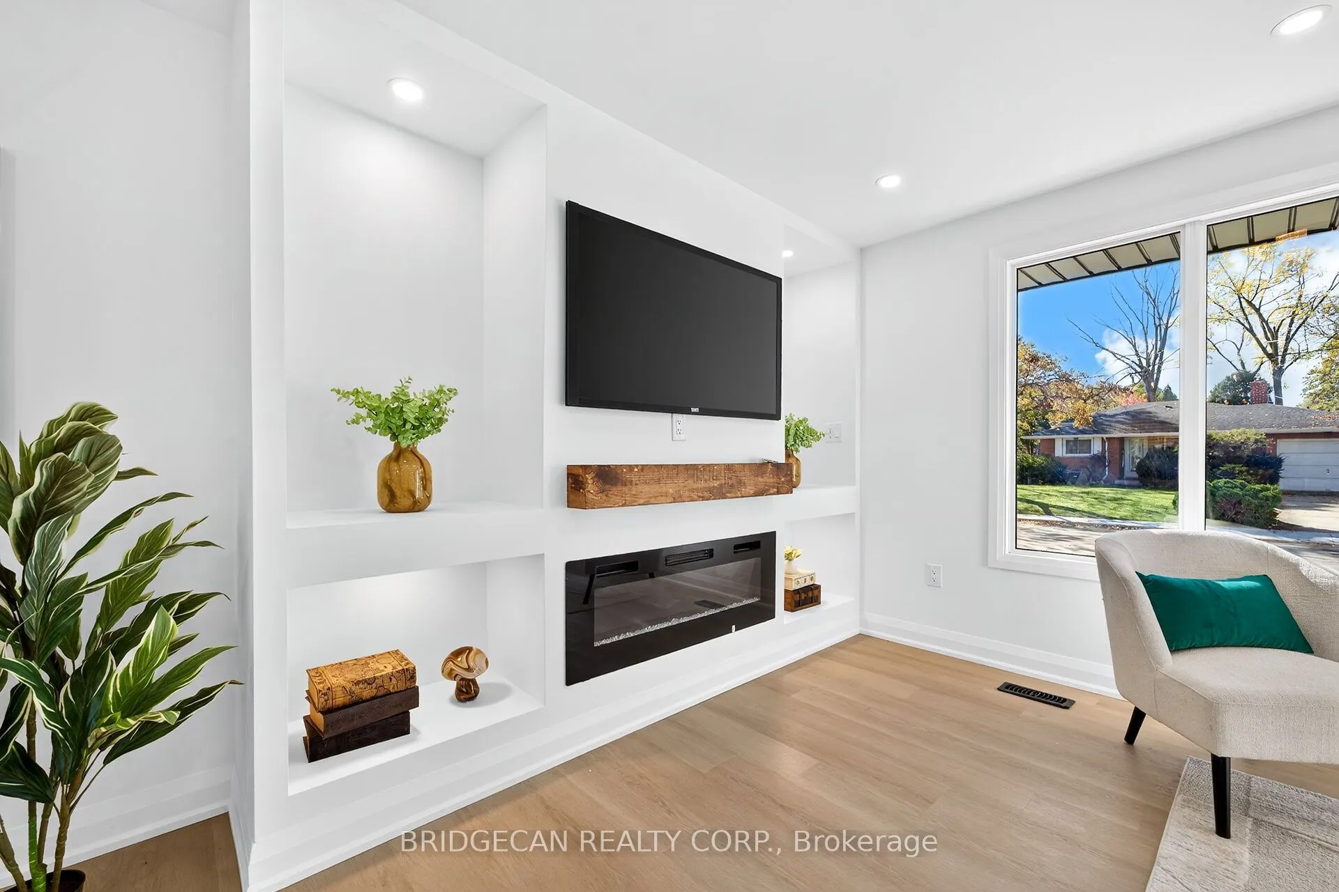 4 Bermuda Court