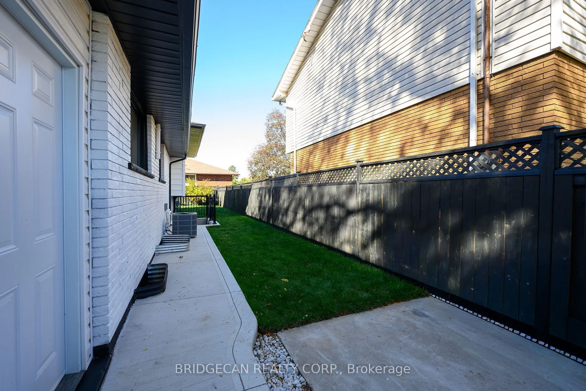 4 Bermuda Court