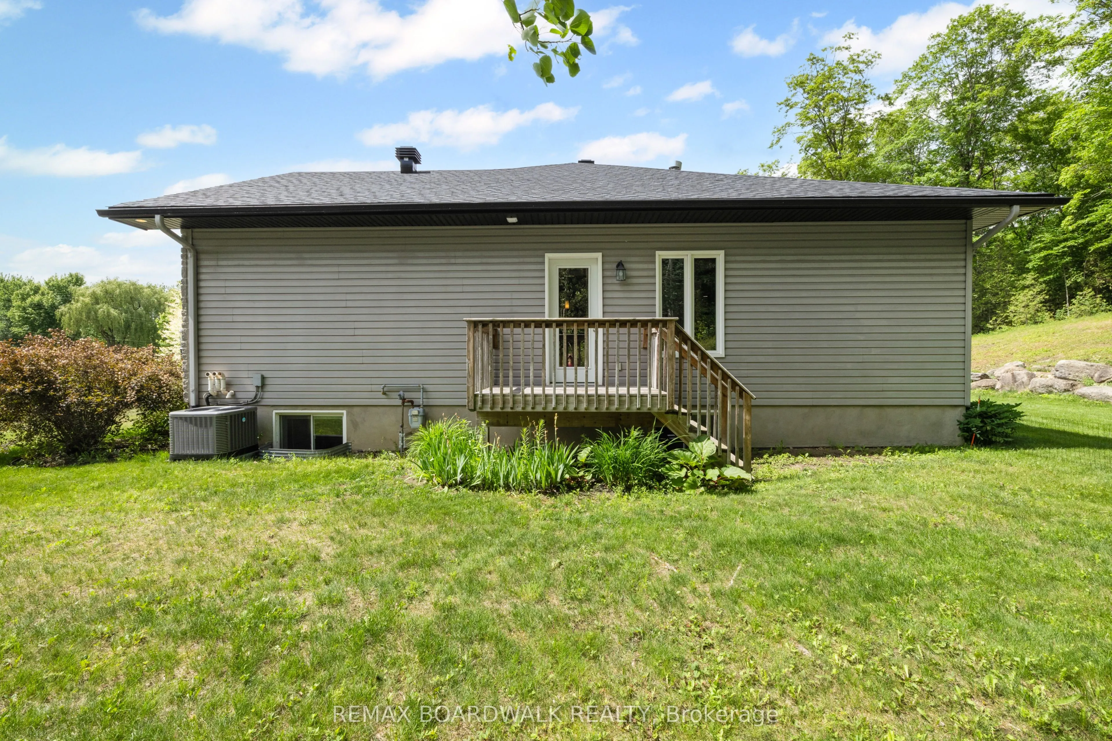 6671 Third Line Road