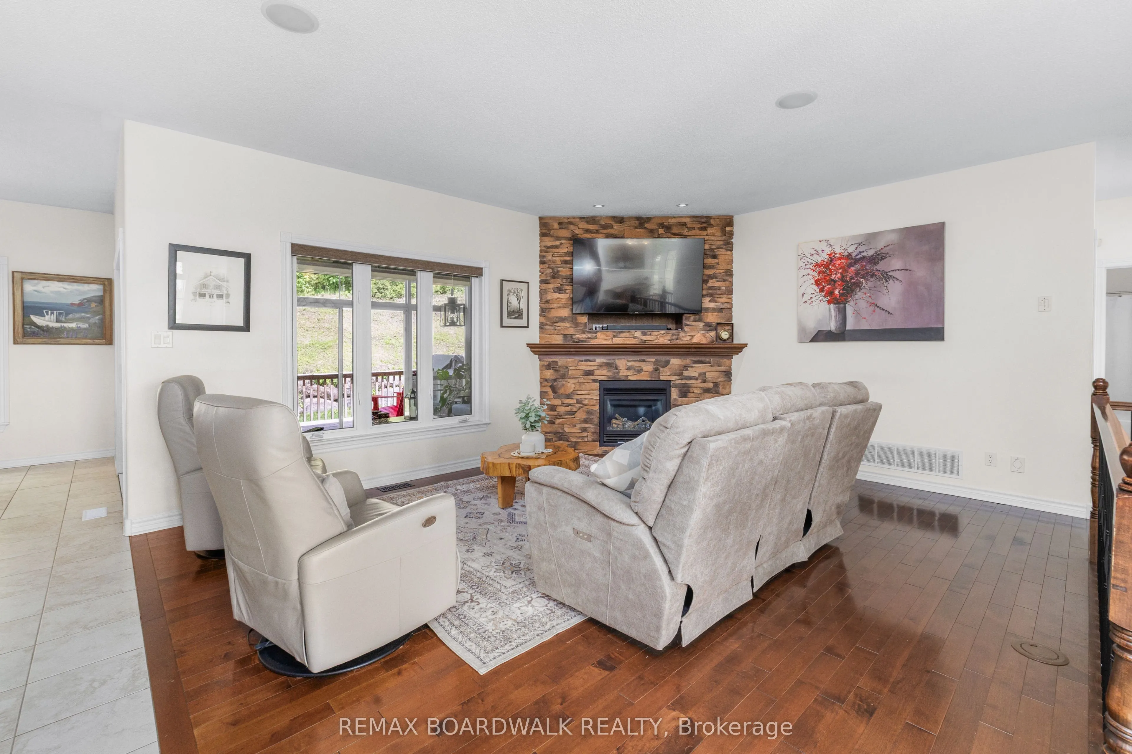 6671 Third Line Road