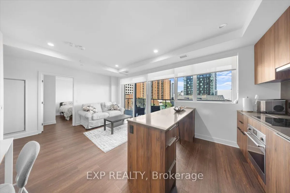 74 Nicholas Street #709