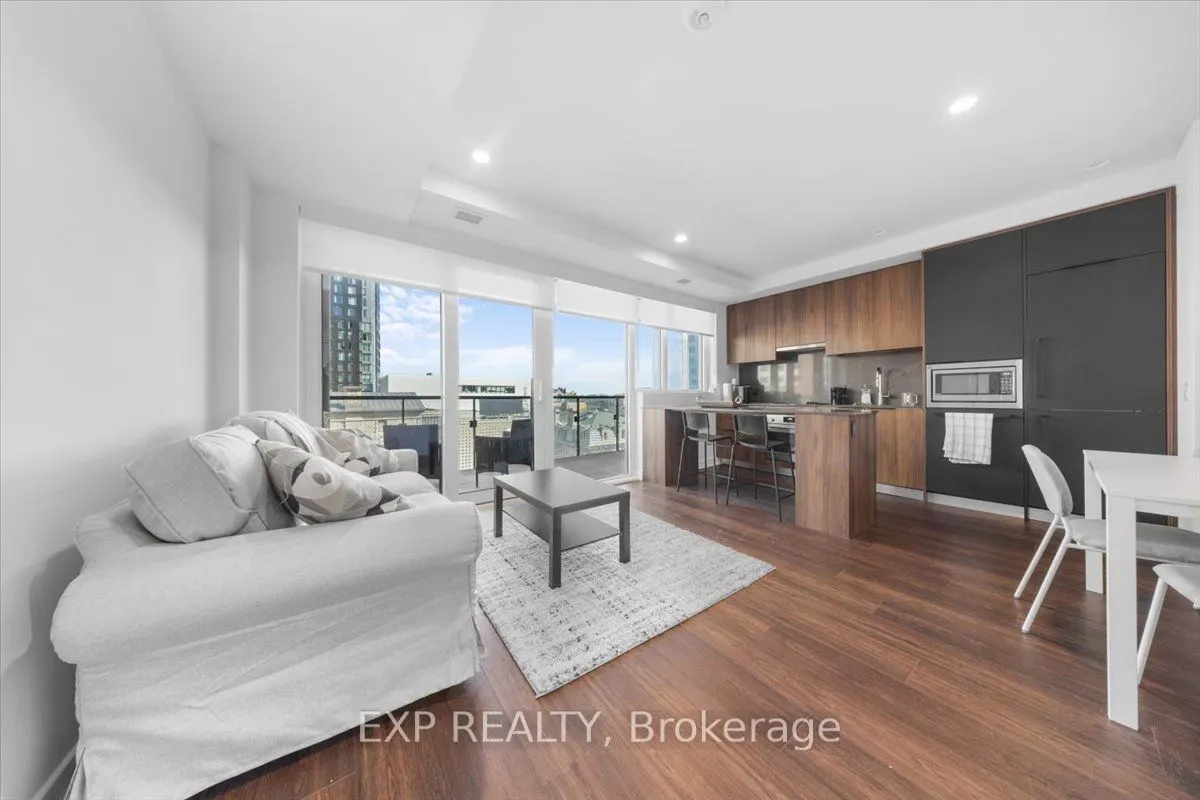 74 Nicholas Street #709