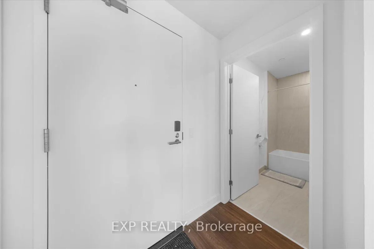 74 Nicholas Street #709