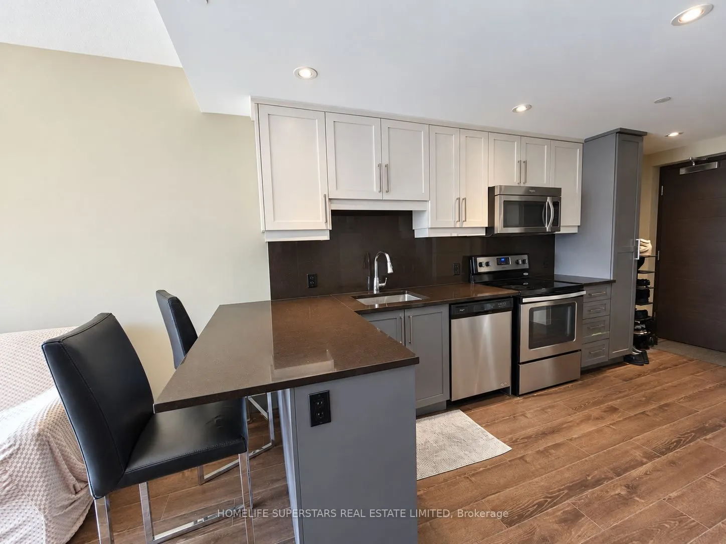 330 Phillip Street #S 1906