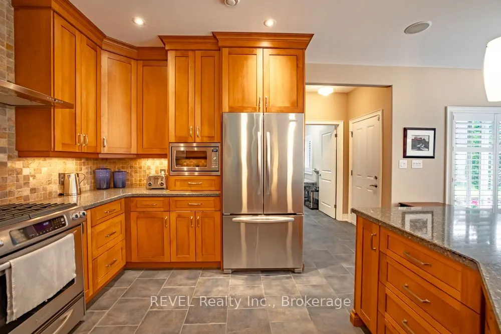 3595 Algonquin Drive