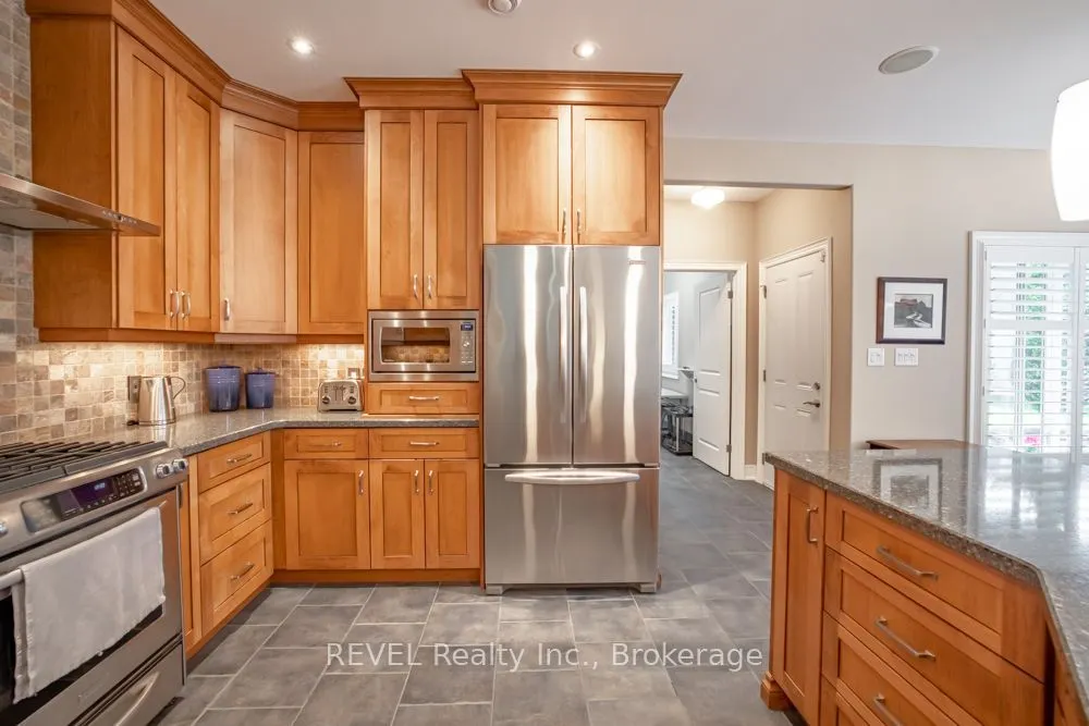 3595 Algonquin Drive