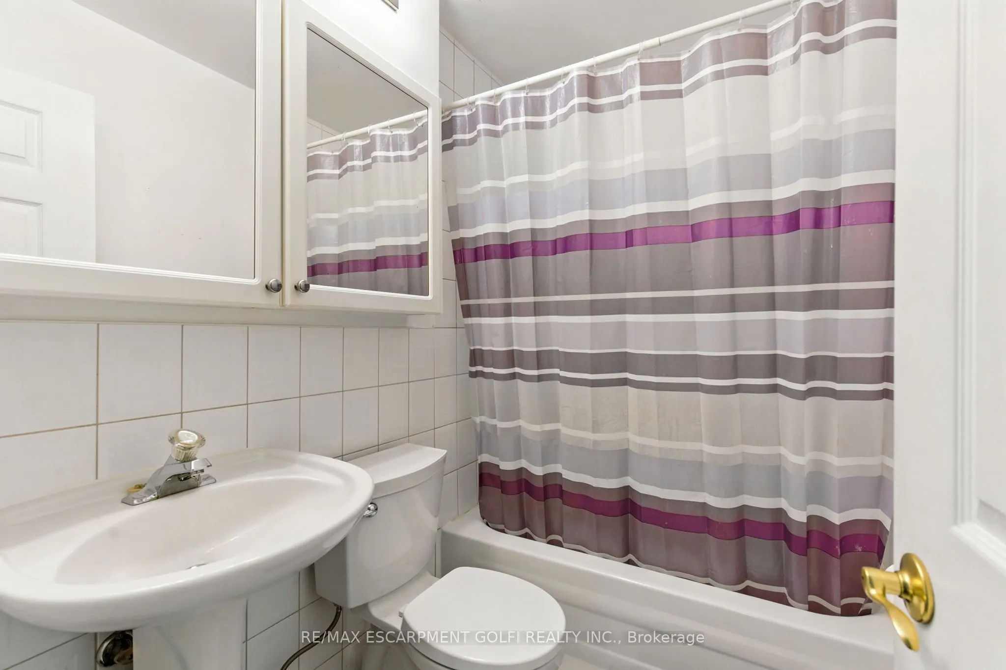 264 Oakdale Avenue #102