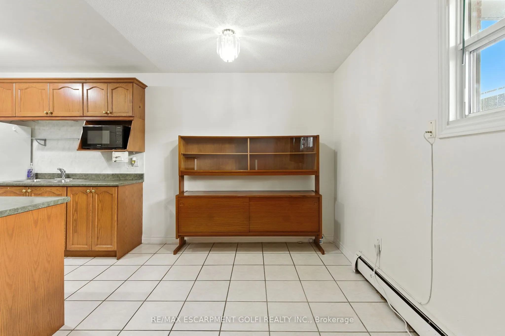 264 Oakdale Avenue #102