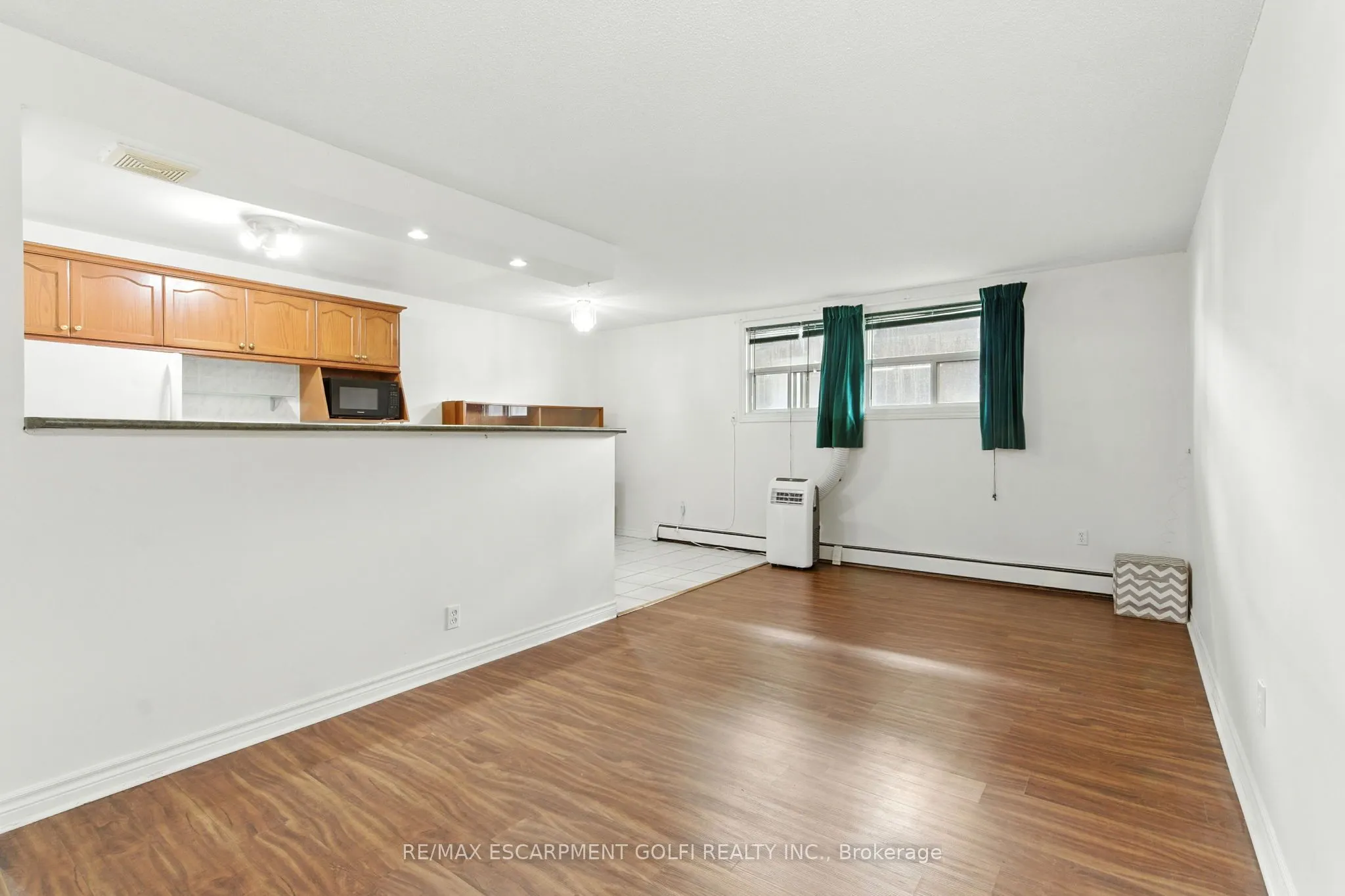 264 Oakdale Avenue #102