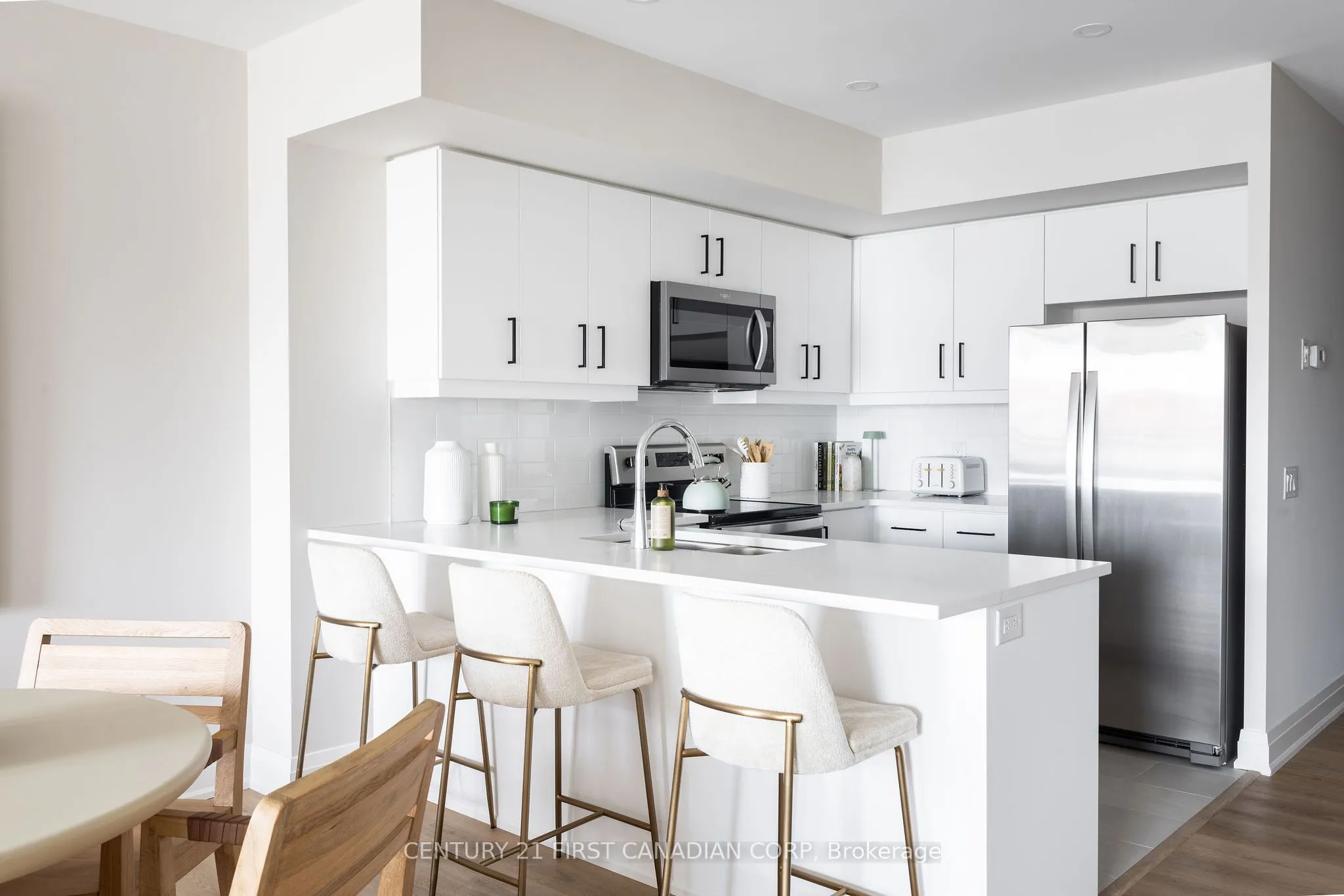 4286 King Street #1107
