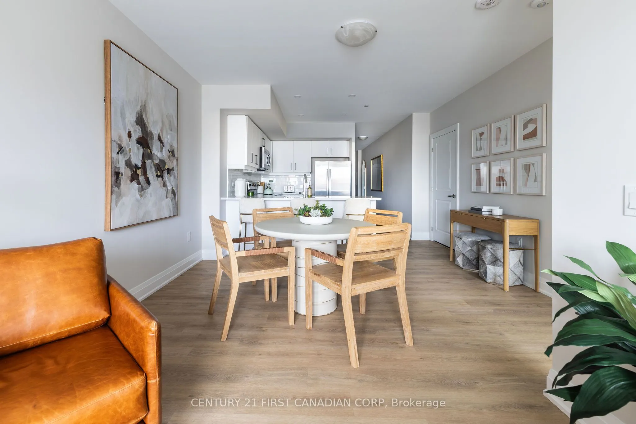 4286 King Street #1107