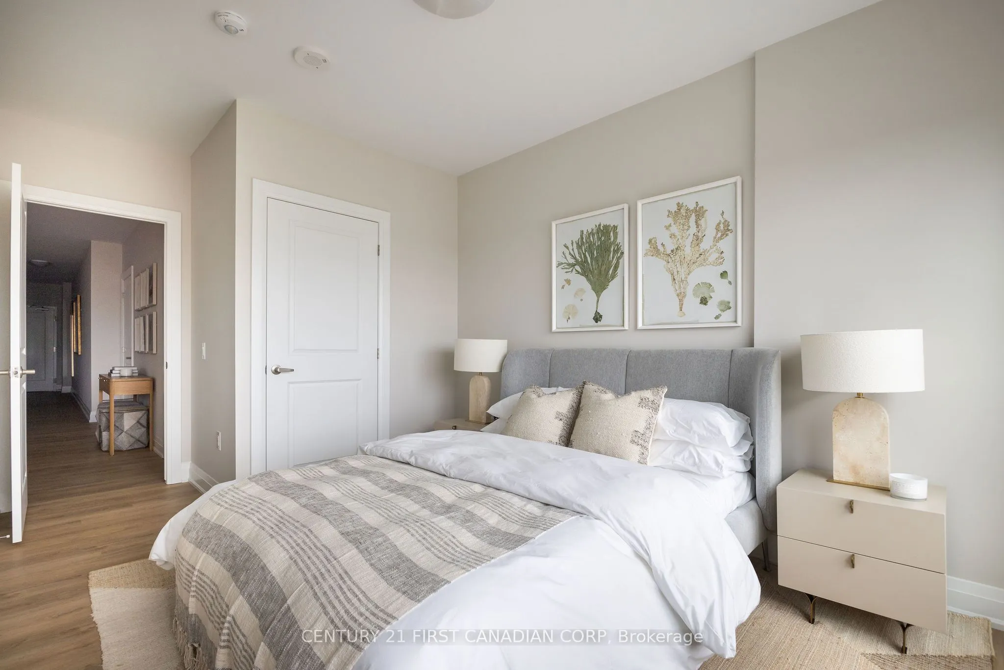 4286 King Street #1107