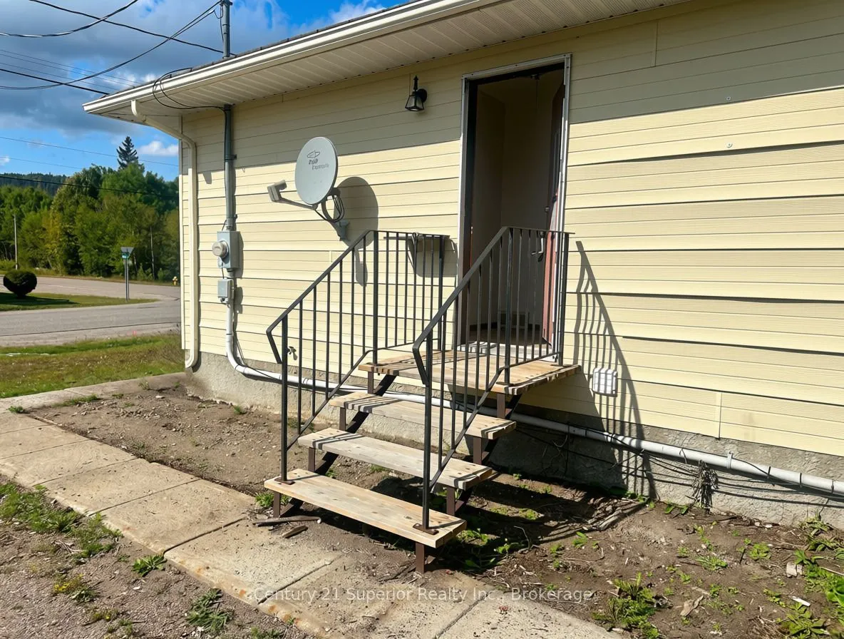 606 Peary Street