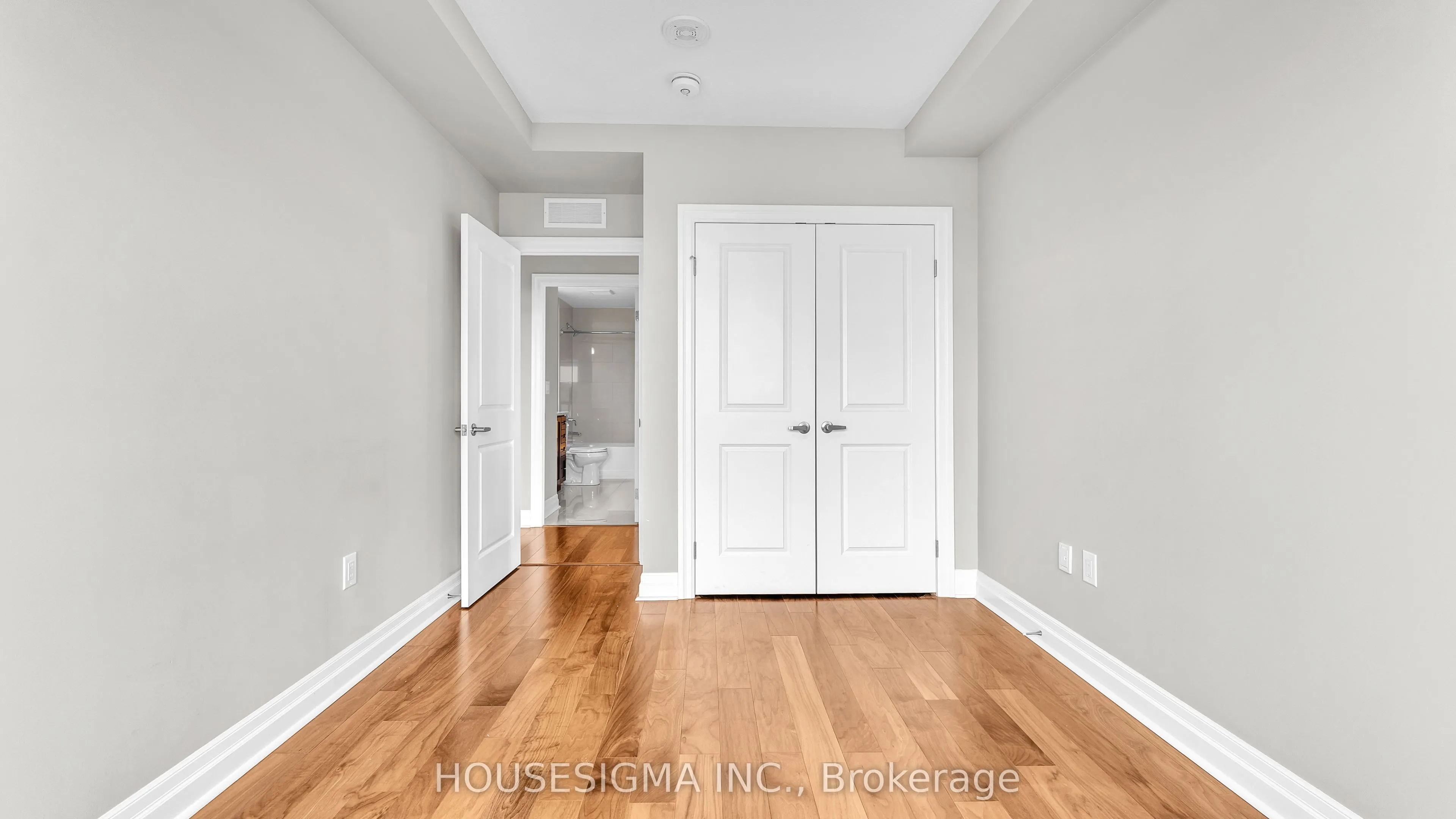 260 Villagewalk Boulevard #505