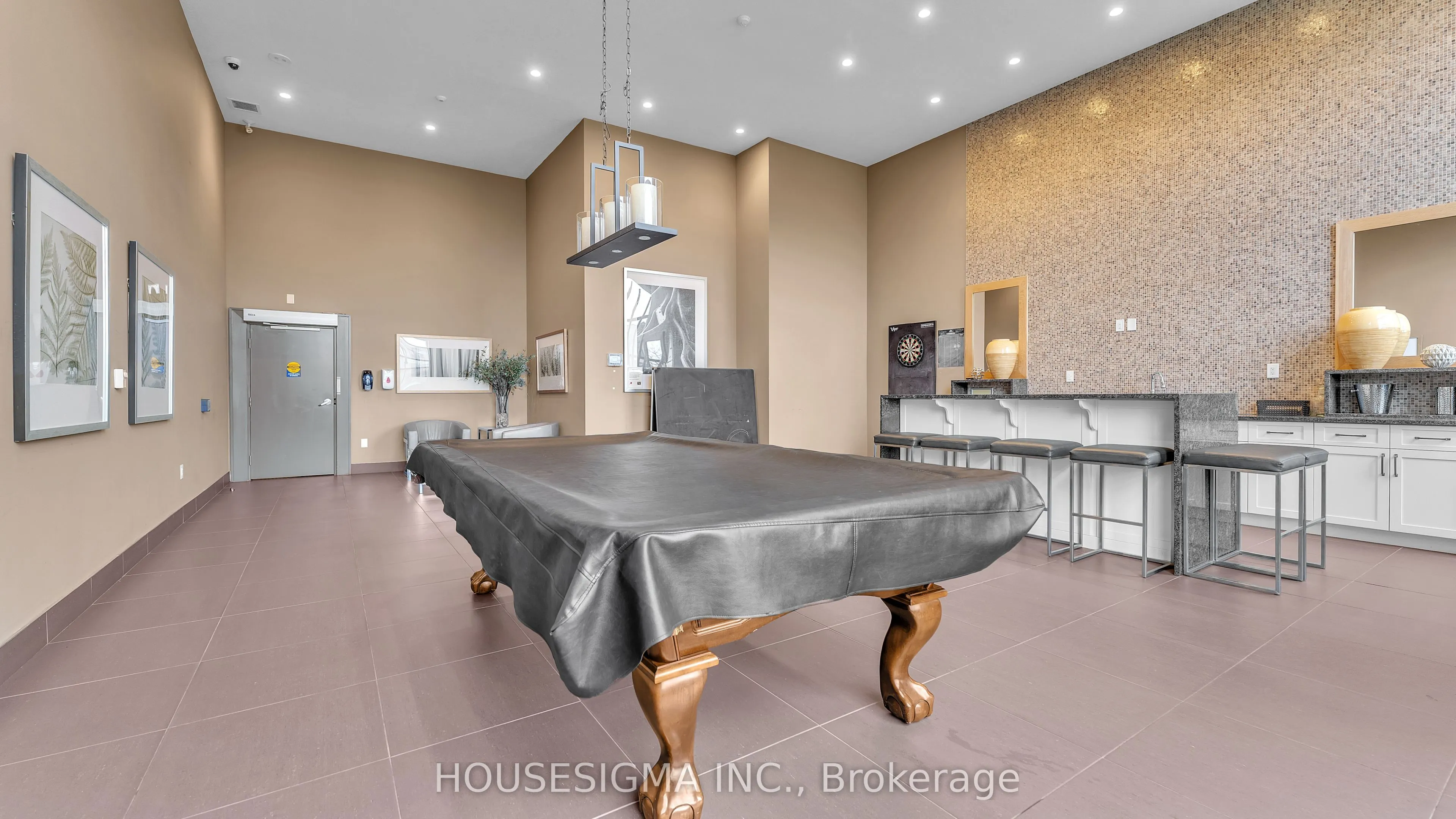 260 Villagewalk Boulevard #505