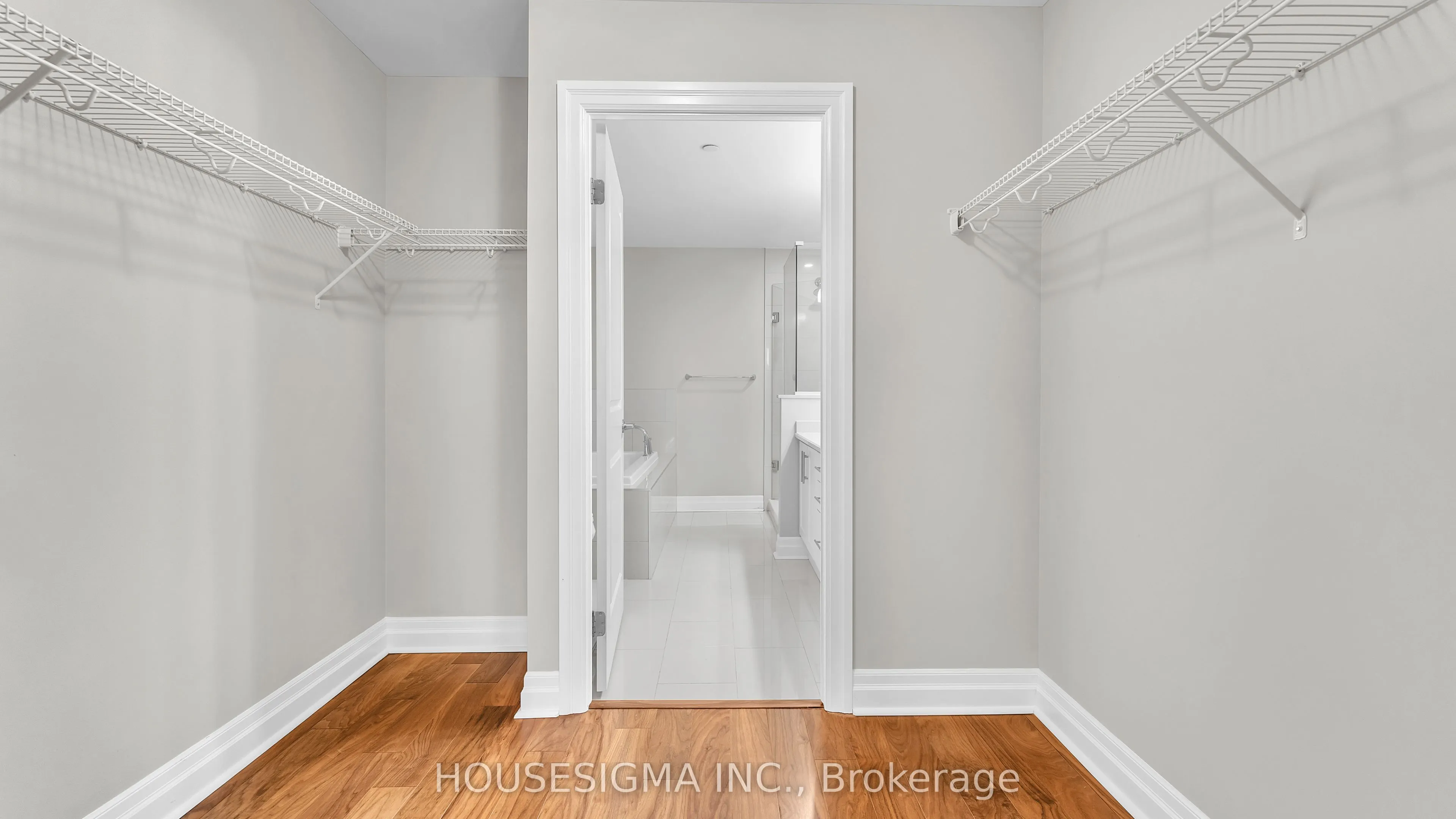 260 Villagewalk Boulevard #505