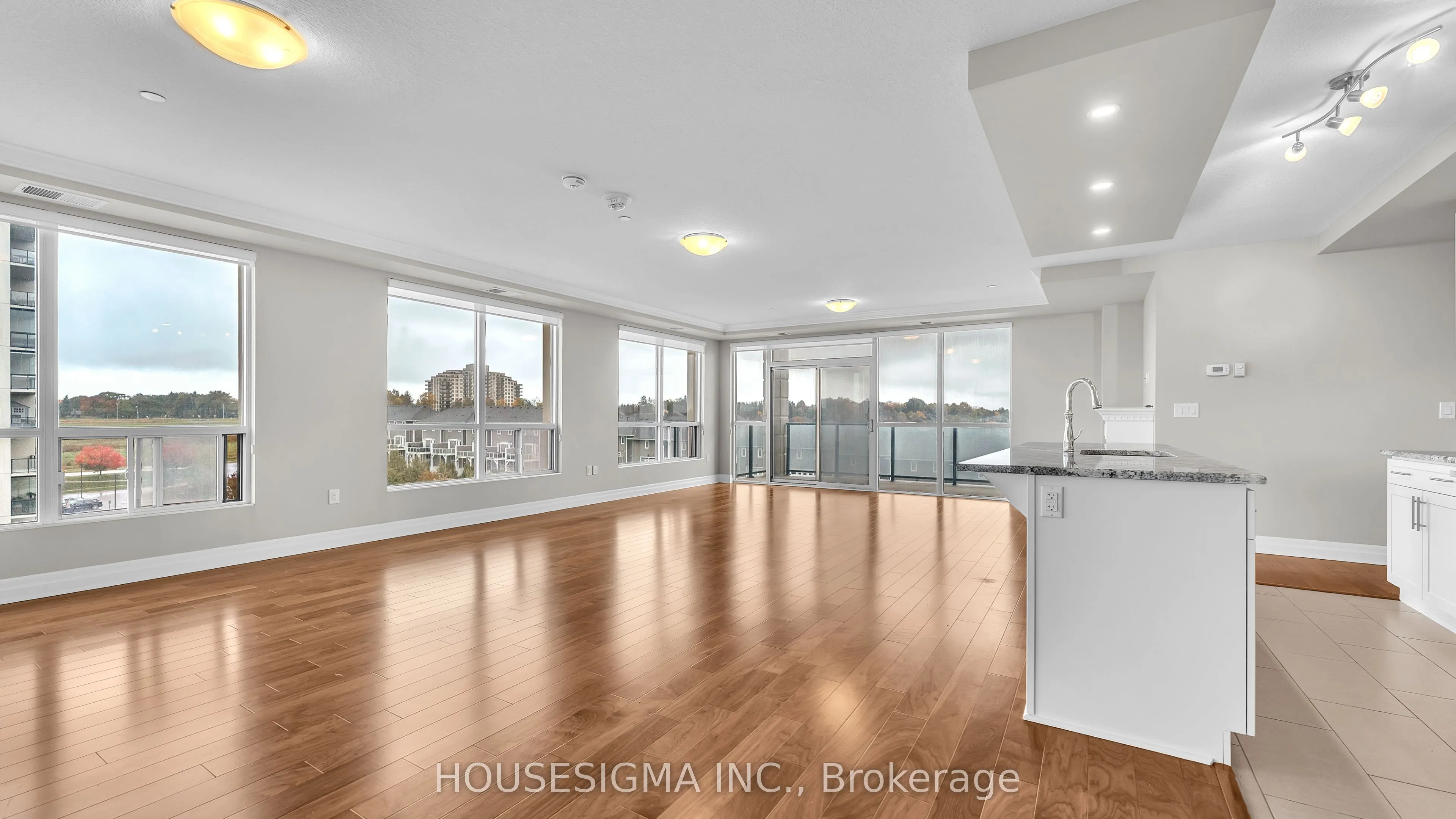 260 Villagewalk Boulevard #505