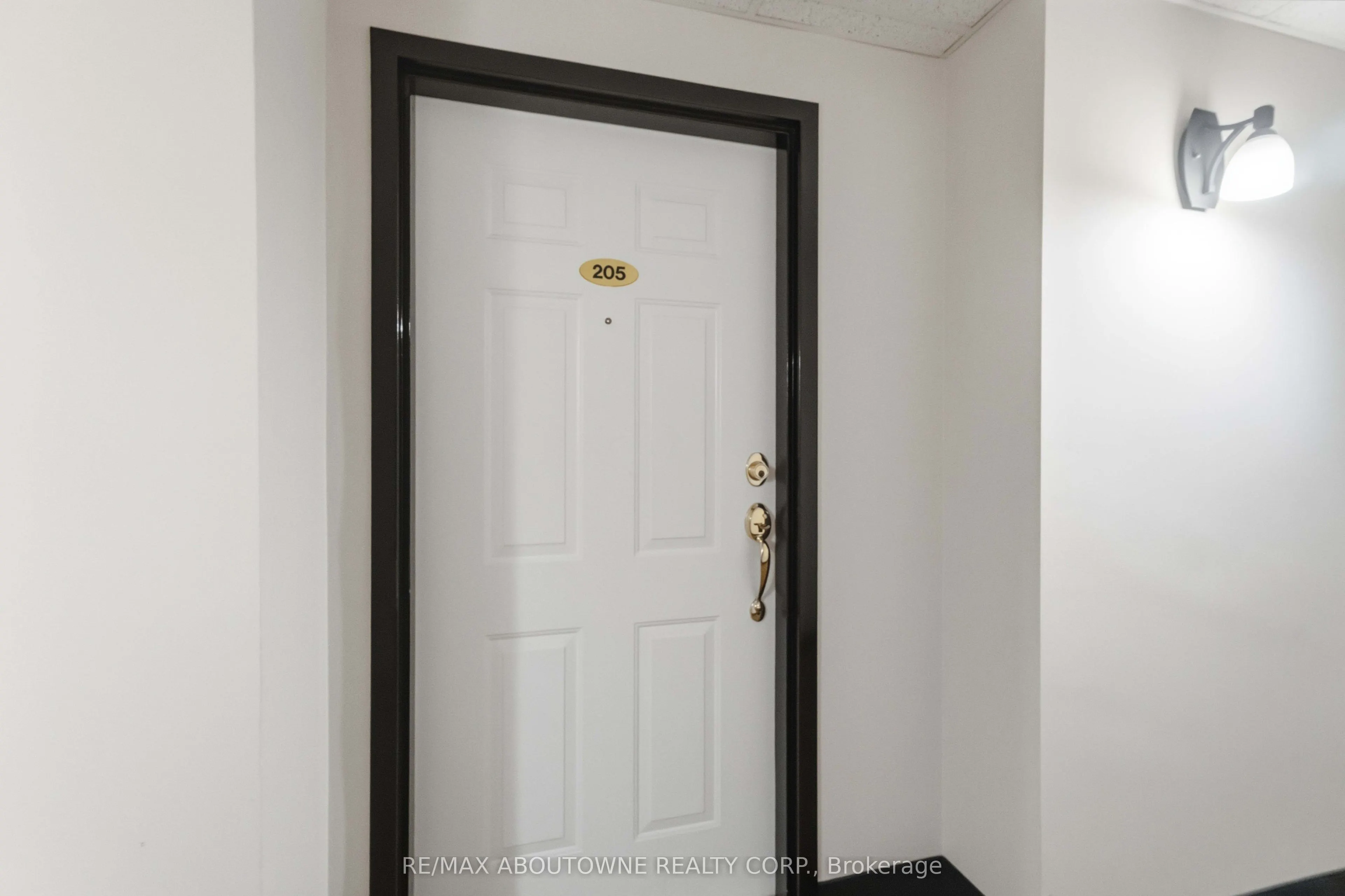 970 Golf Links Road #205