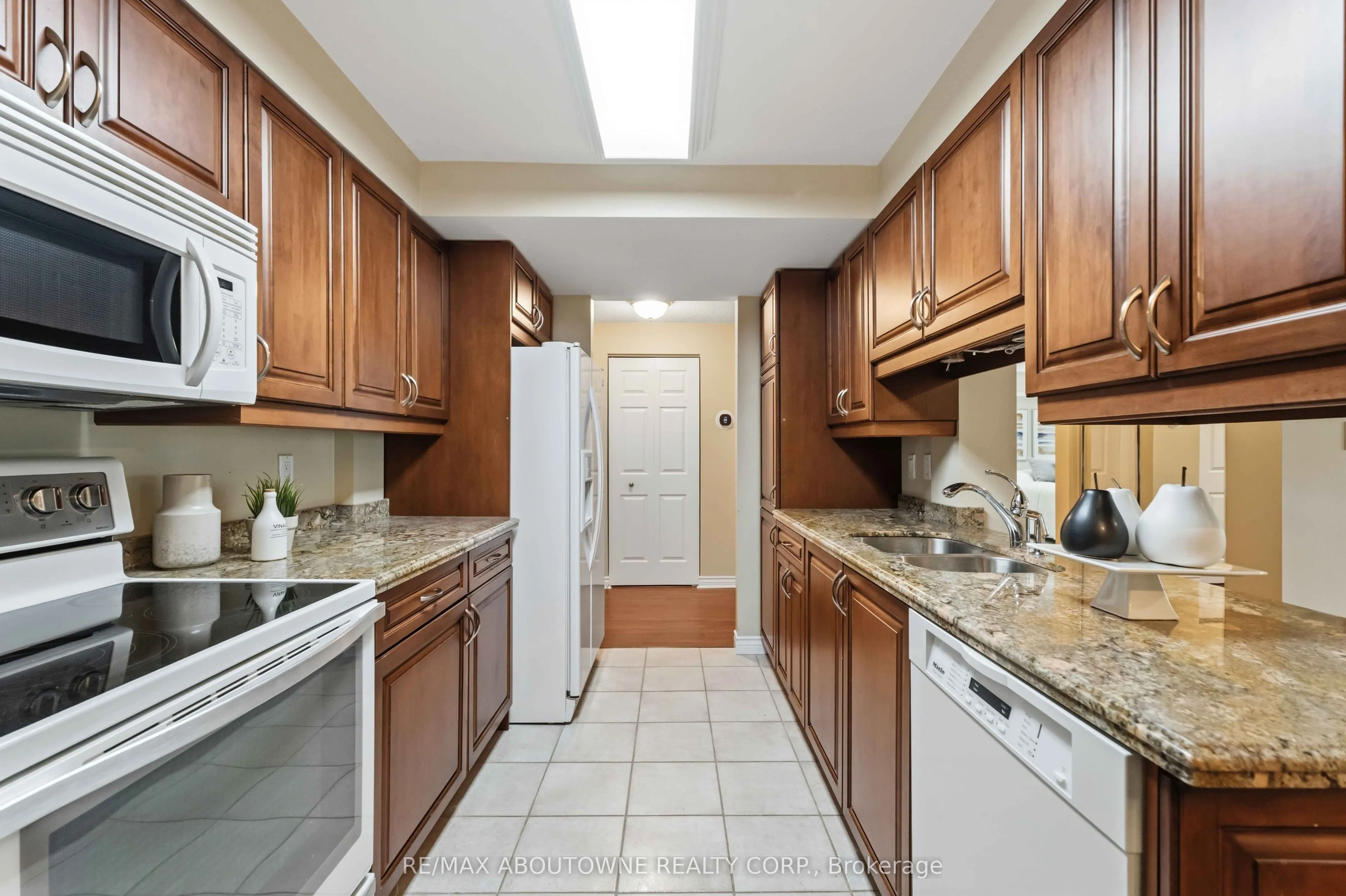970 Golf Links Road #205