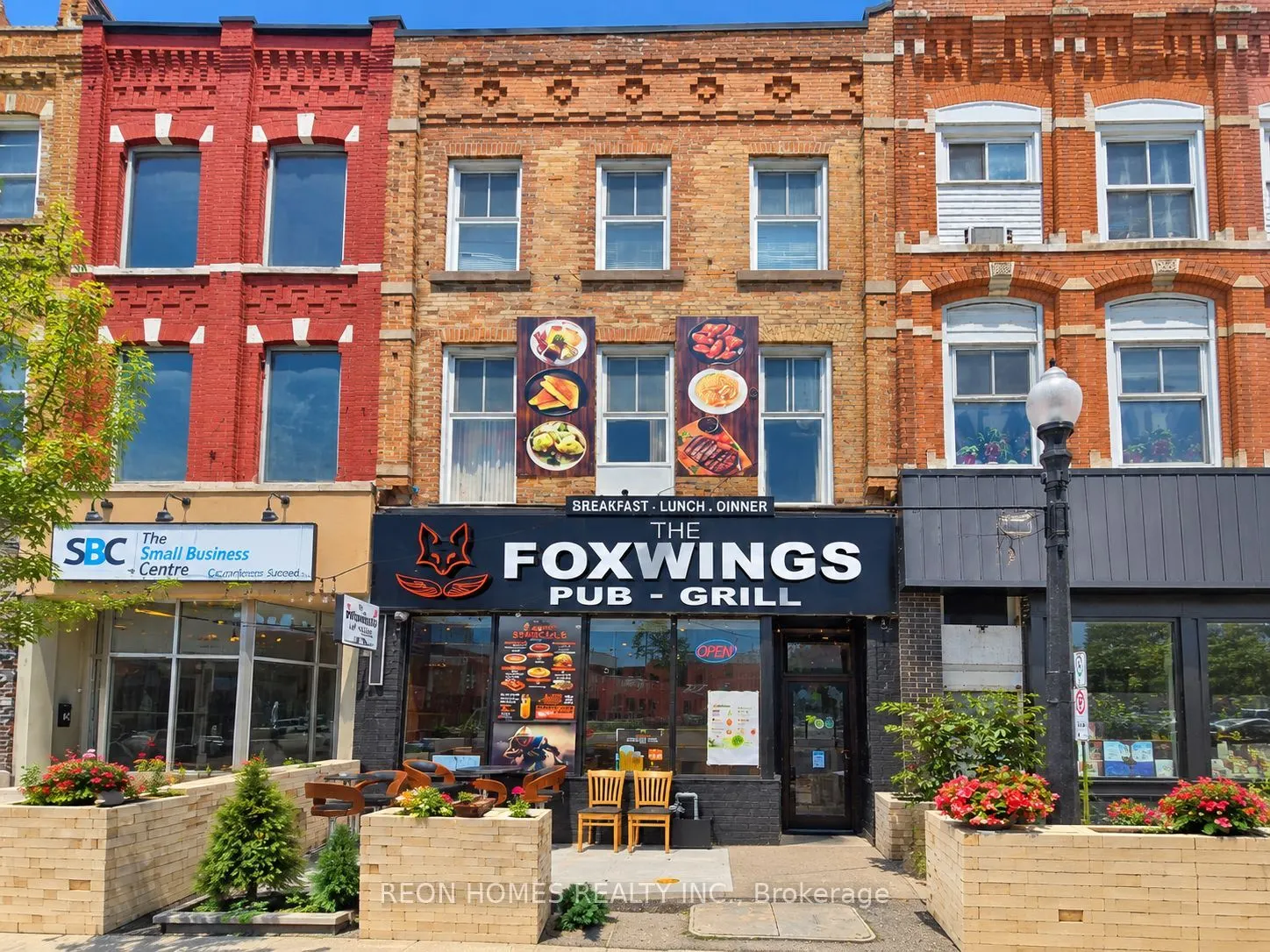 455 Dundas Street
