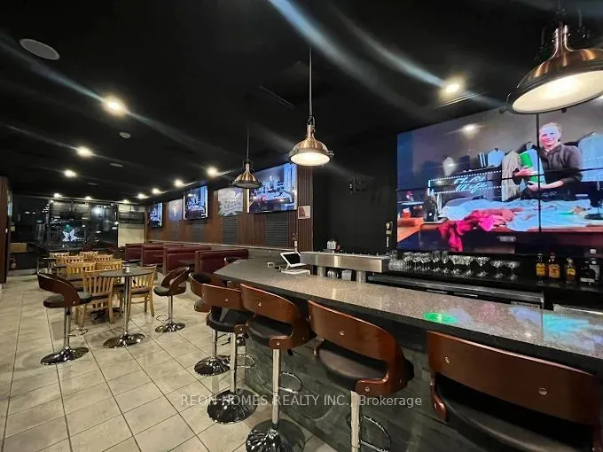 455 Dundas Street