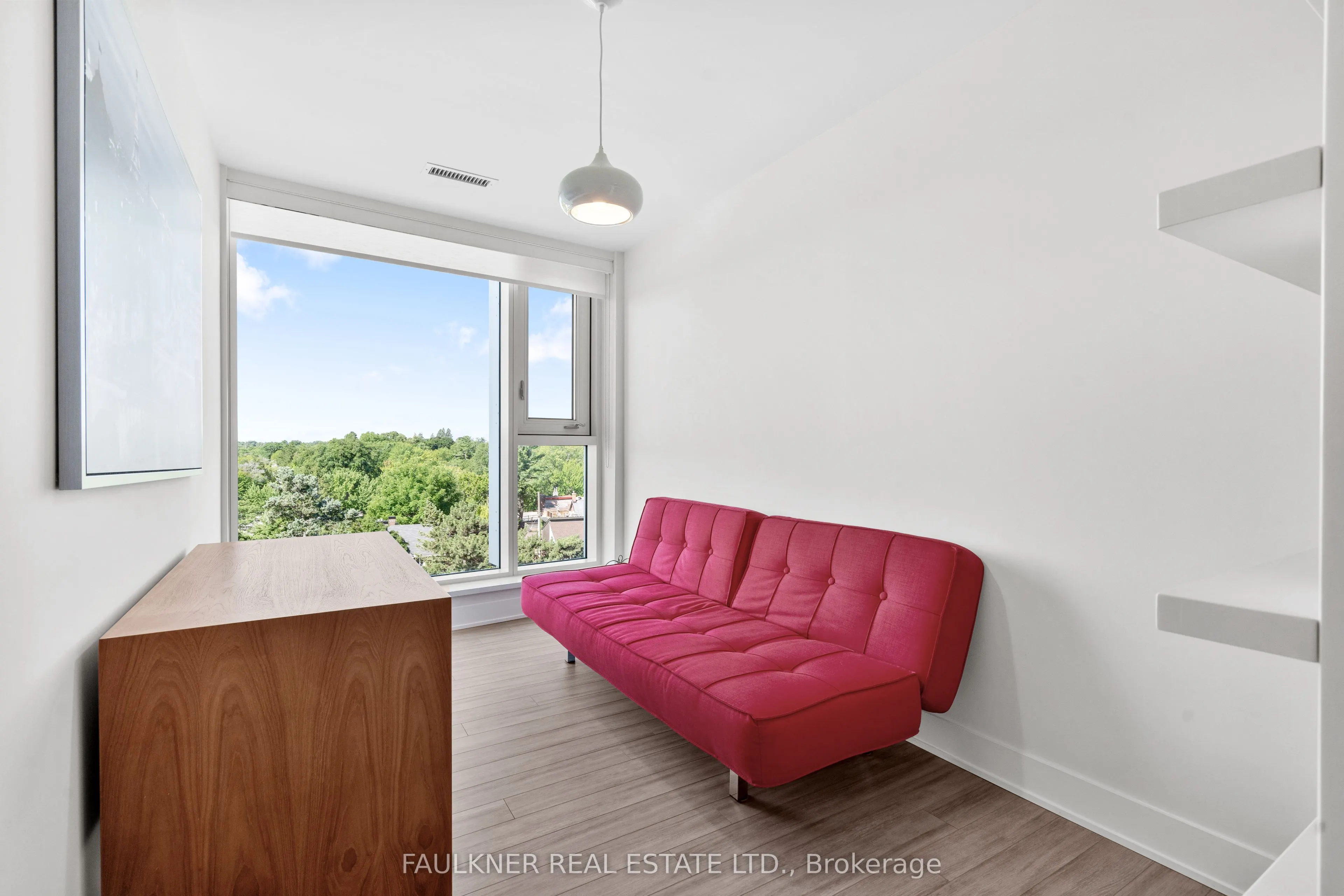 1035 Bank Street #609
